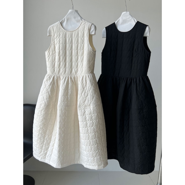 【キルティングAラインノースリーブワンピース 】P01317