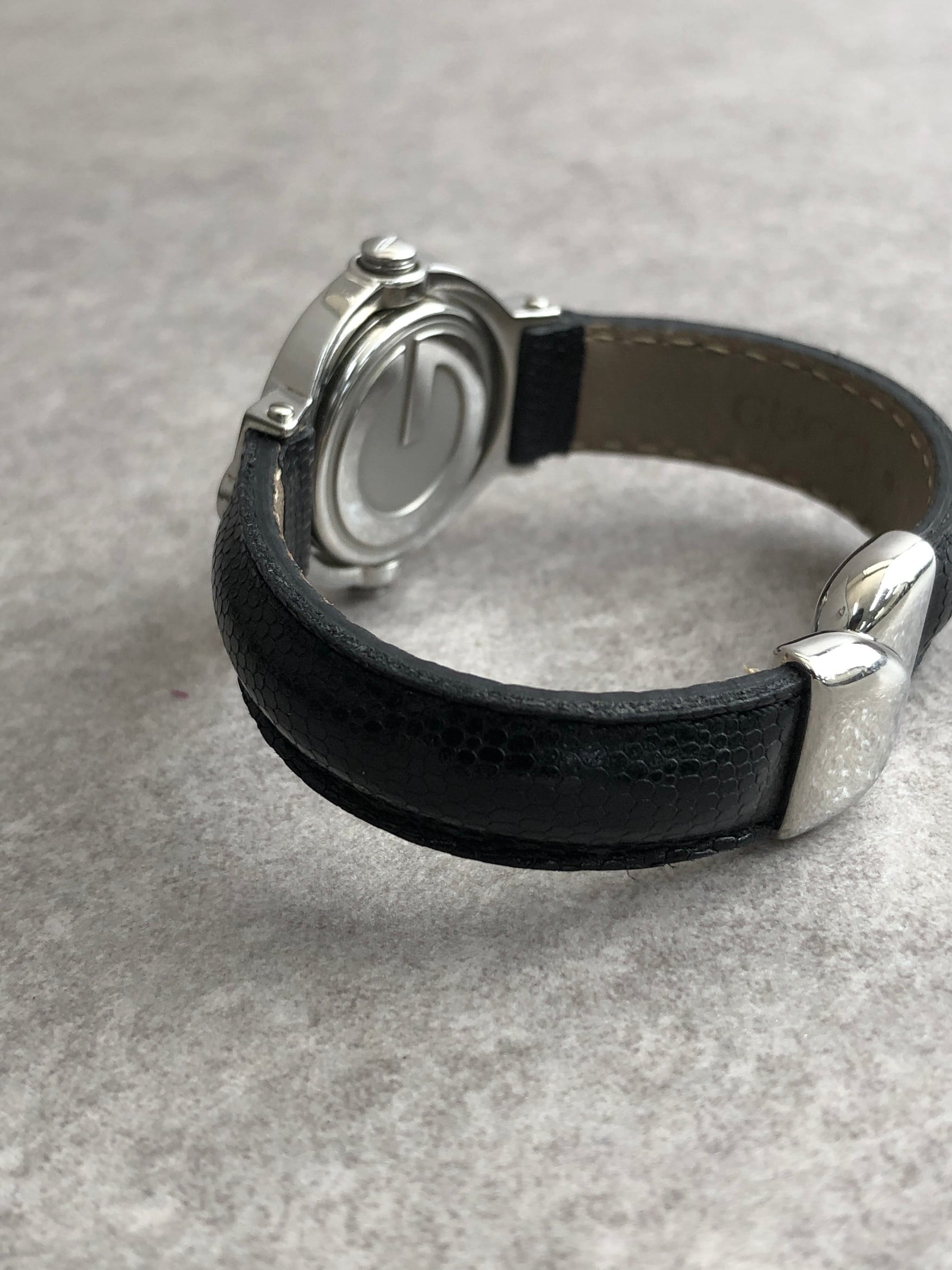 GUCCI グッチ 腕時計 シルバー×ブラック ターンフェイス 6600L vintage