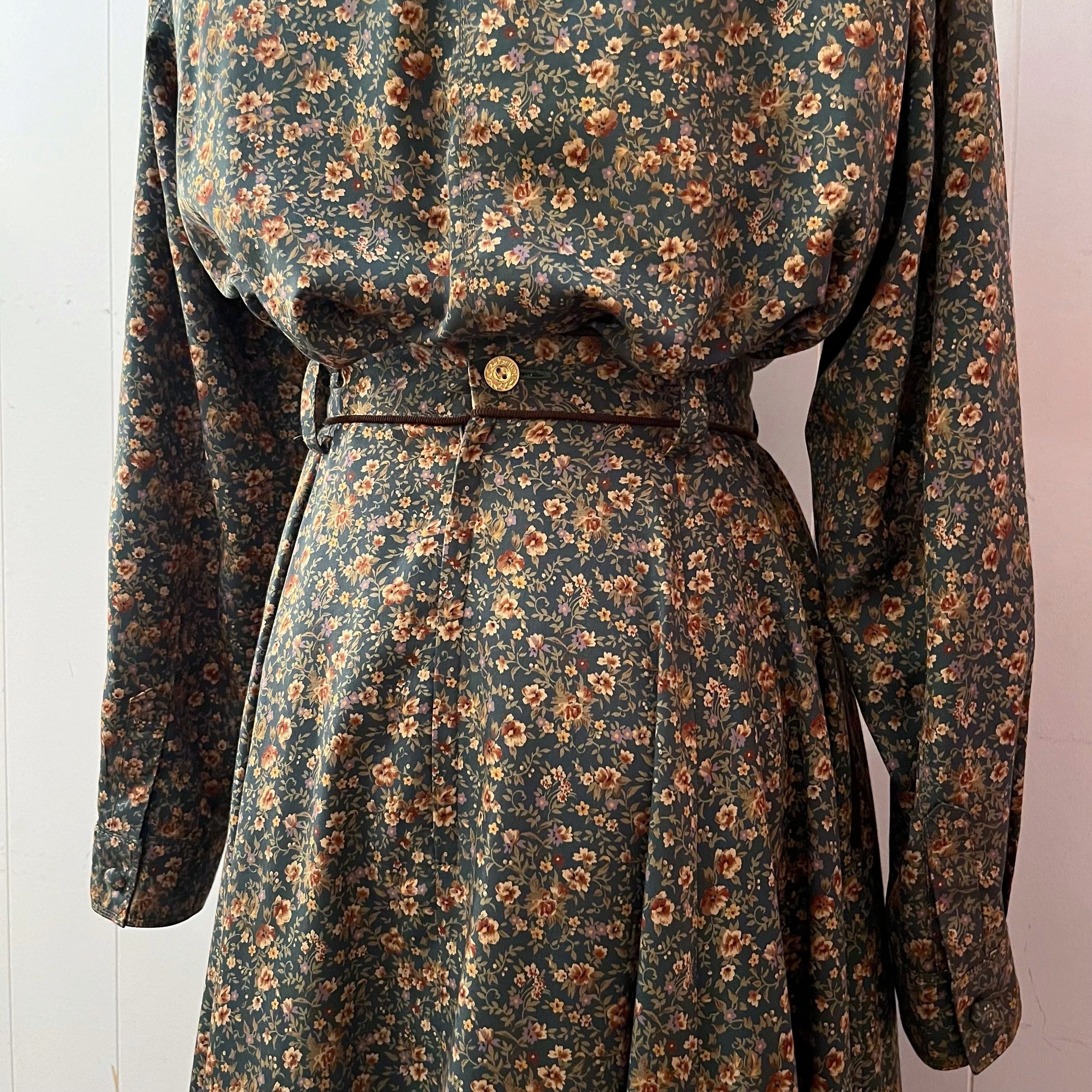 green mini flower set up