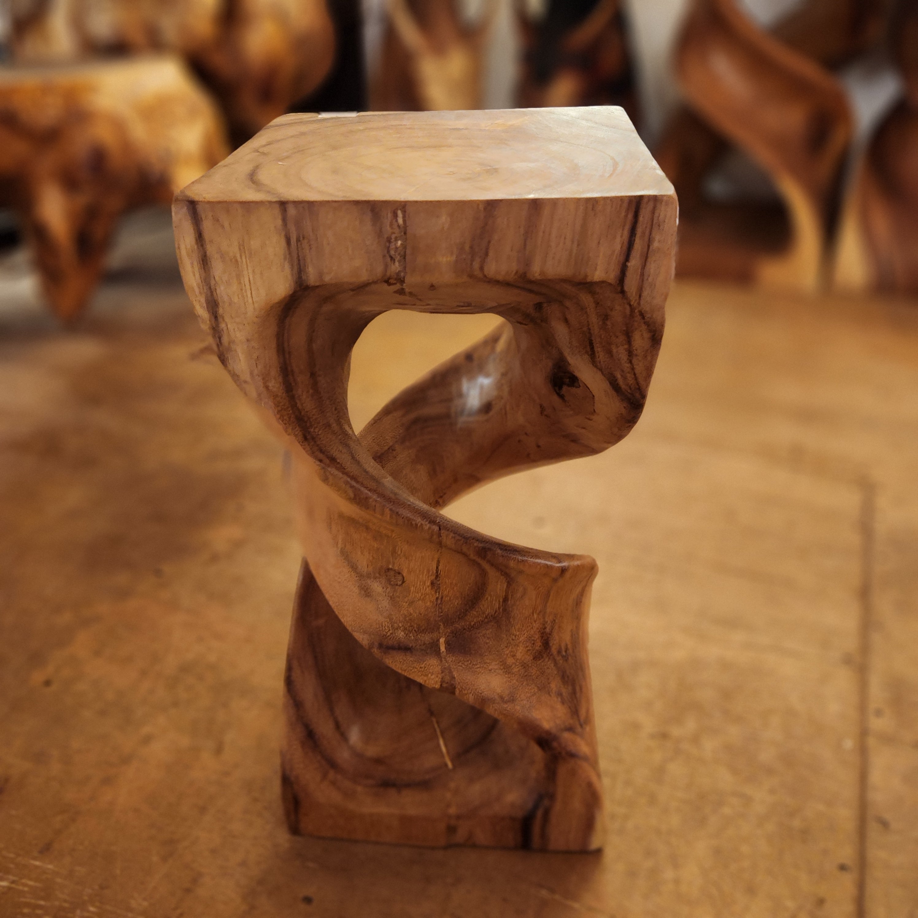 ねじれ椅子 スツール | 伊豆大工市場【WOOD FURNITURE MARKET】