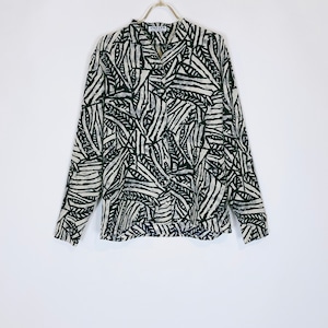 ◼︎80s vintage "JAEGER" tribal pattern print poly blouse from U.K.◼︎