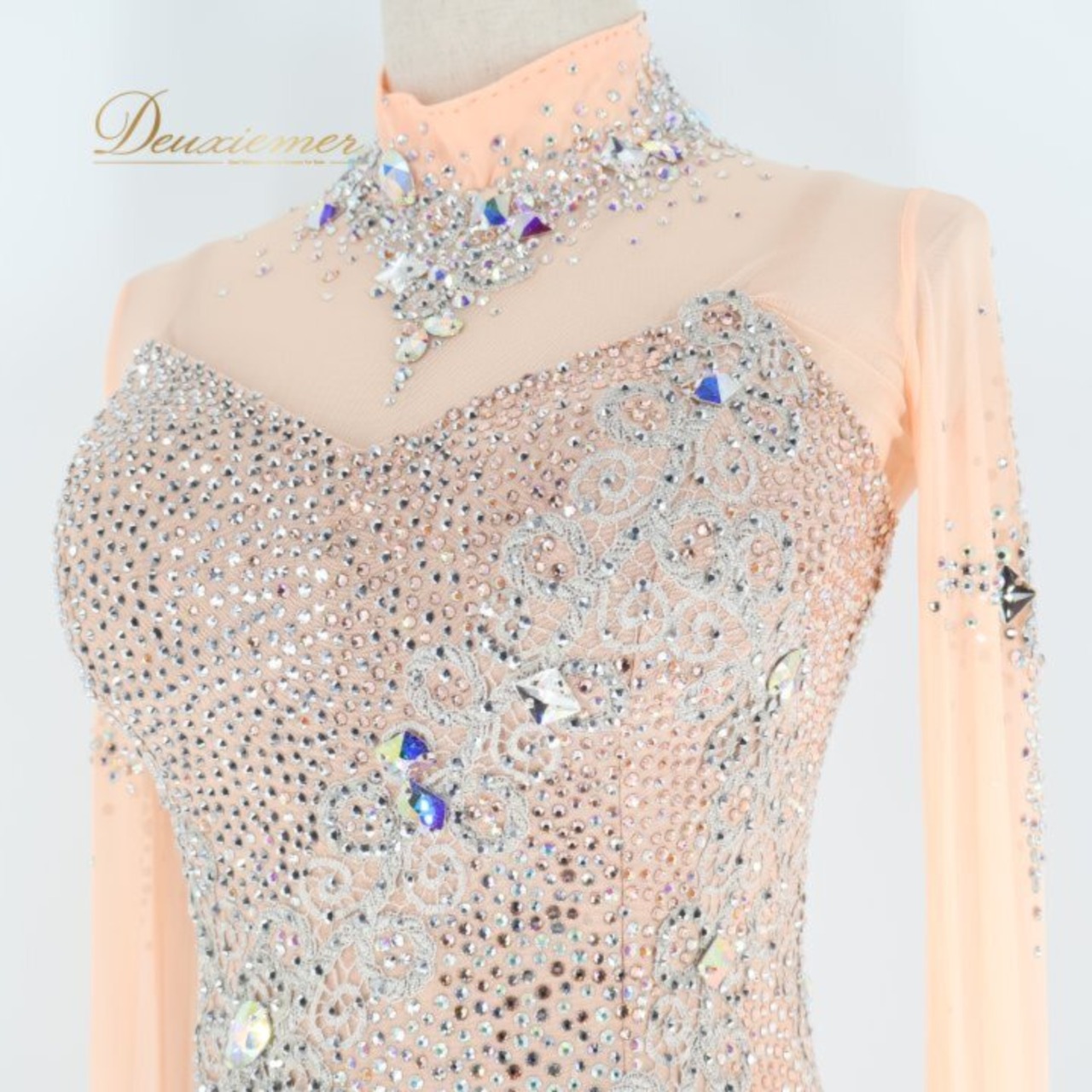 社交ダンス 衣装 gentil Chisaki uga ジャンティ 宇賀千咲 スタンダードドレスワンピース ドレス ピンク系 オレンジ系 ゴールド系 ピンク サーモン くすみ デモ 競技 ダンス パーティ 発表会 フリル 豪華 高級感 上品 大人可愛い キラキラビジュー 競技会 デモンストレーション 舞台衣装 発表会ドレス ダンスドレス