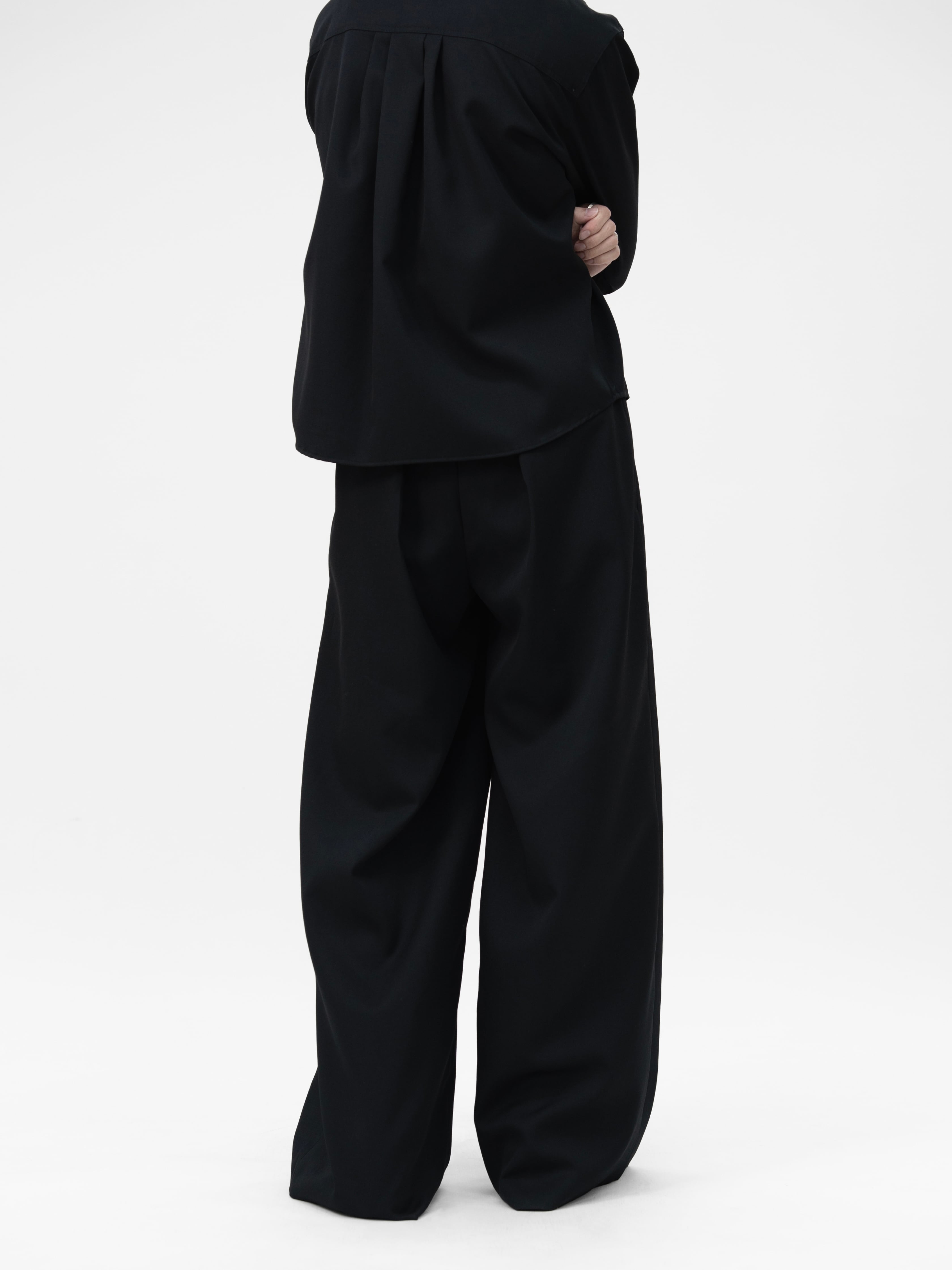 HEAVY WOOL GABARDINE OVER WIDE TUCK TROUSERS【BLACK】 | lapiis