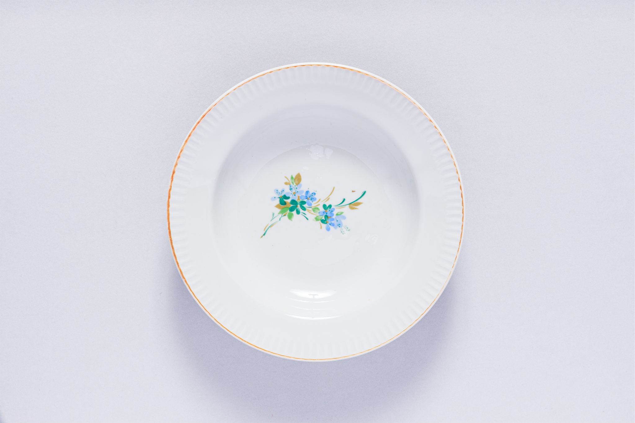 ヴィンテージ皿 クラスヌイ・ファルフォリスト磁器工場 旧ソ連 0052