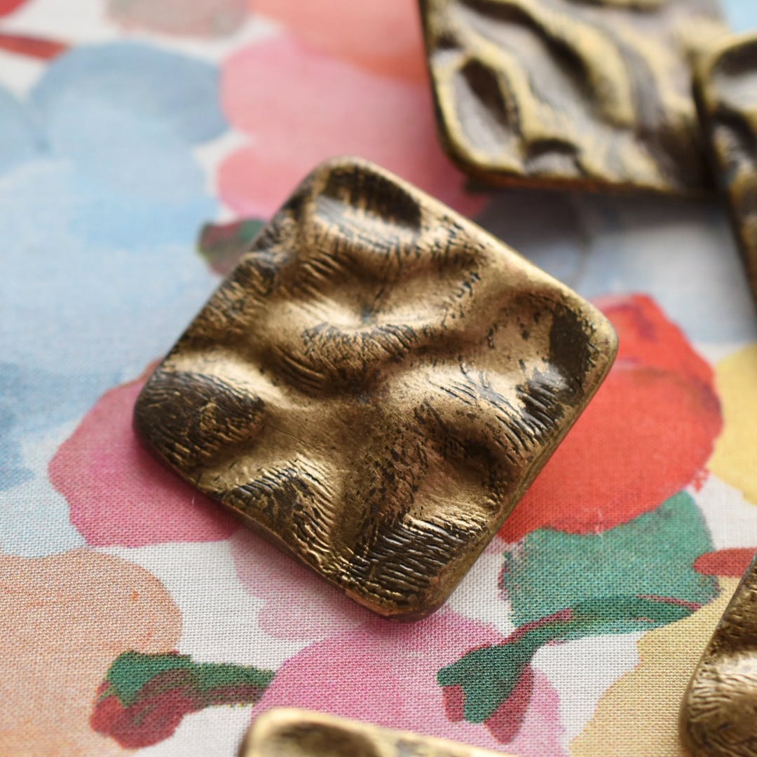 ヨーロッパ スクエア 凸凹アンティークゴールド 32㎜