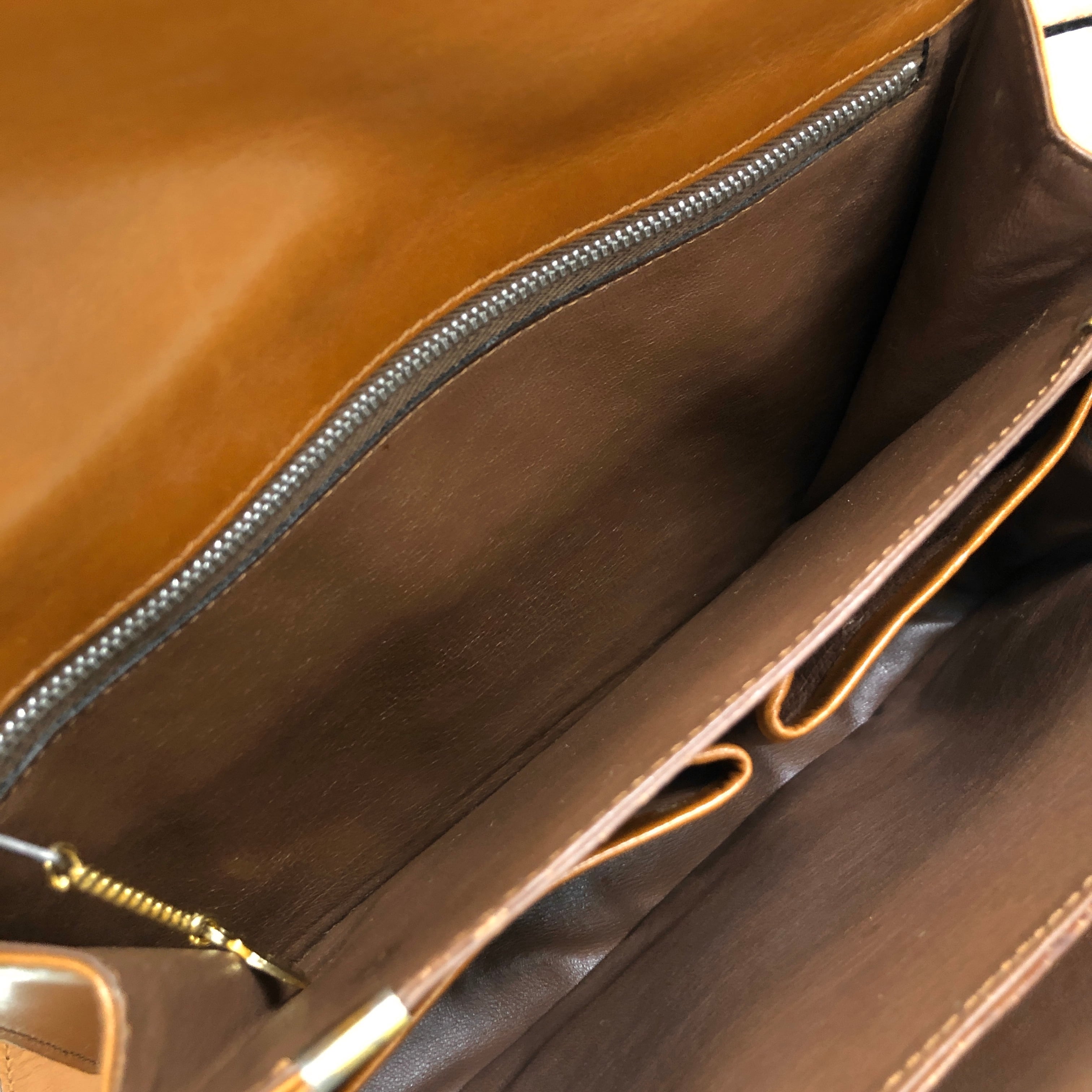 CELINE セリーヌ ショルダーバッグ キャメル エンブレム レザー