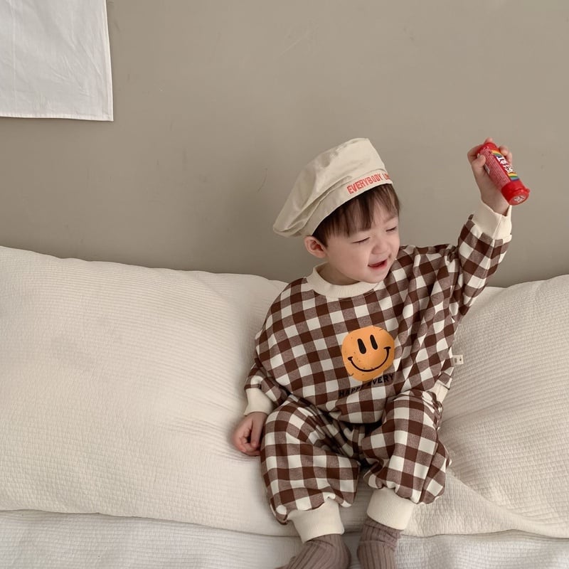 【BABY】韓国風 チェック柄笑顔セットアップ