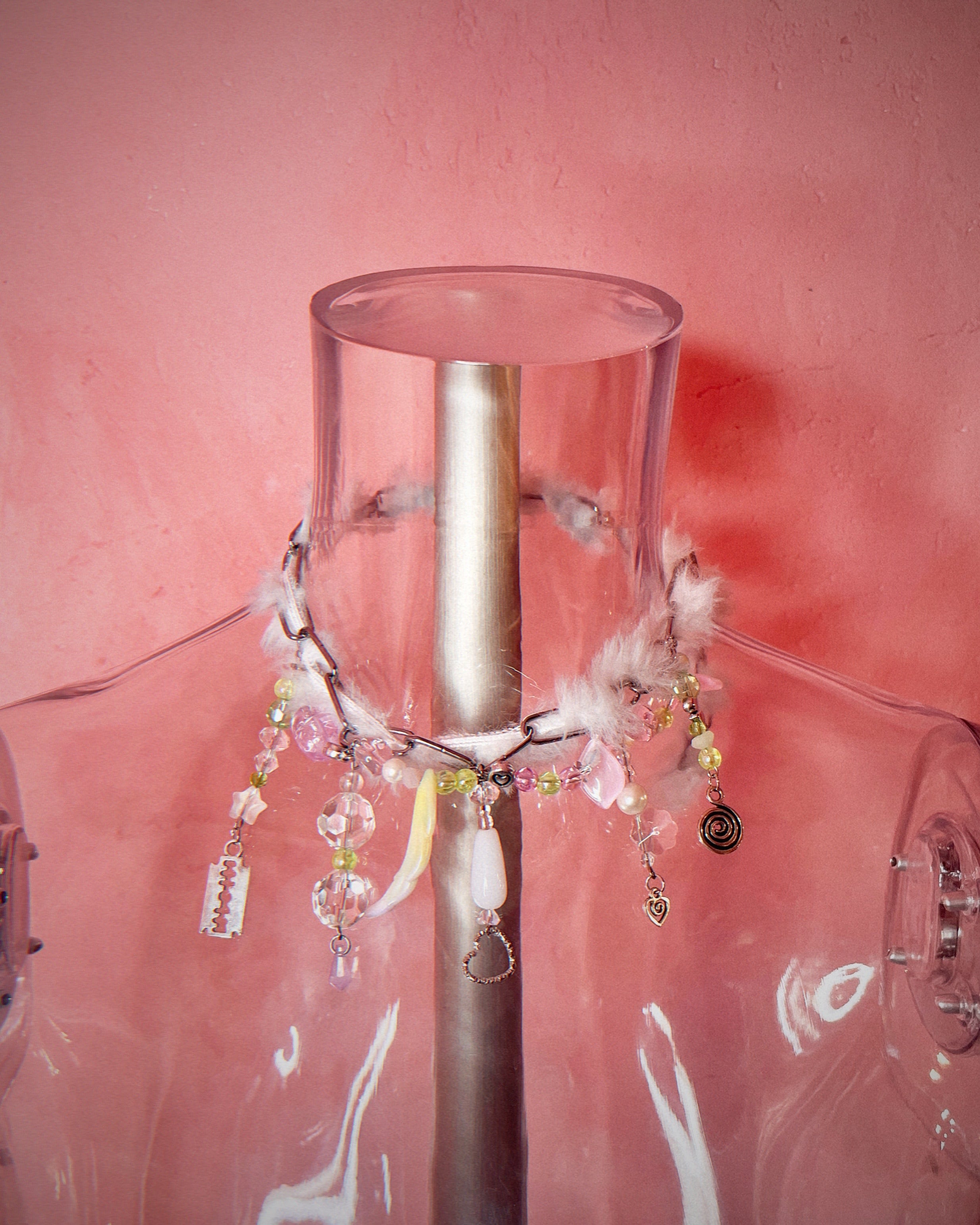 Chunky Charm Necklace 〈White fur/pink/green〉