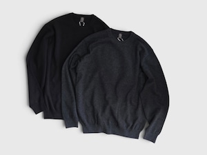 UNISEX BATONER” Essential INNOCENT CASHMERE CREW NECK”