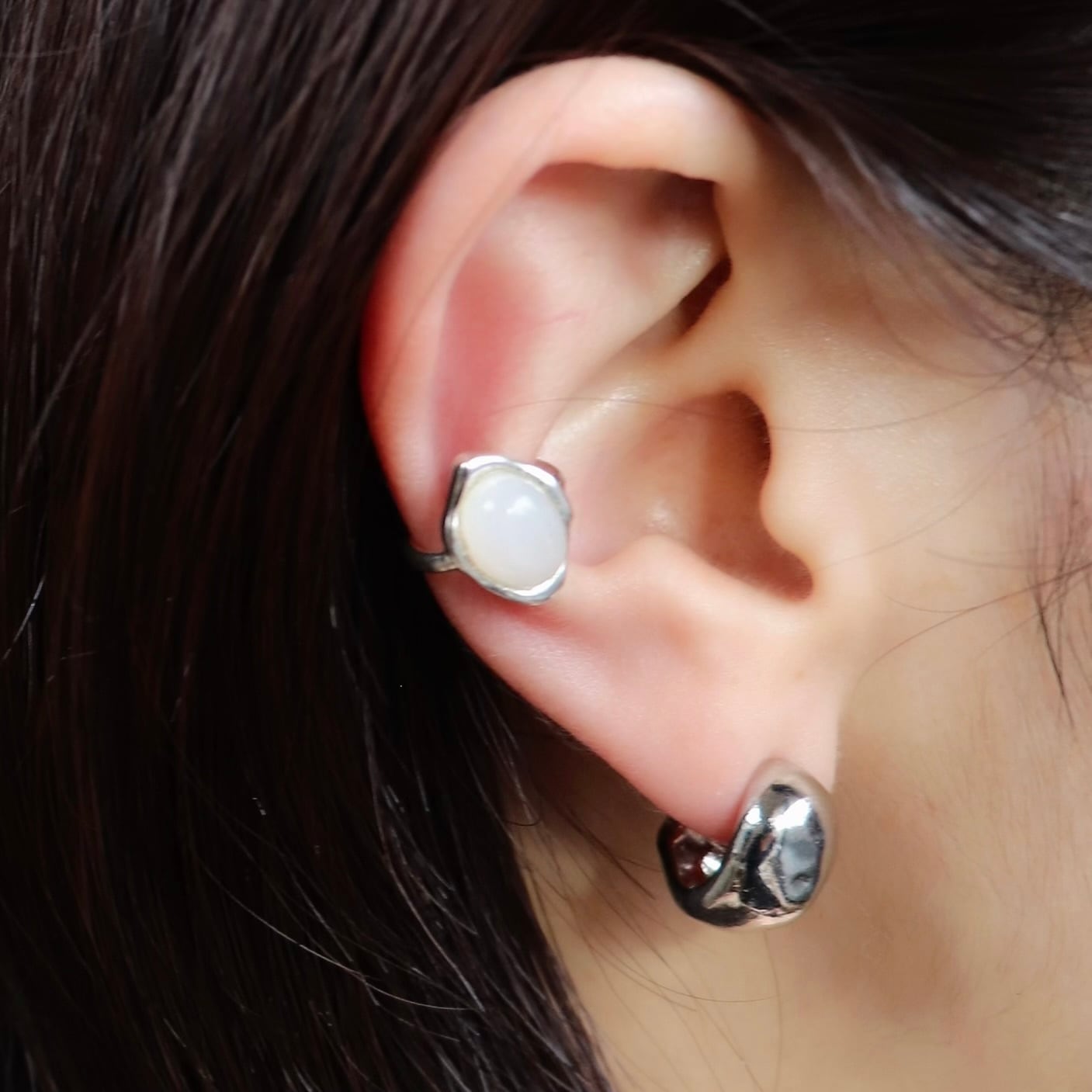 SV925White Moon Stone Earcuff
