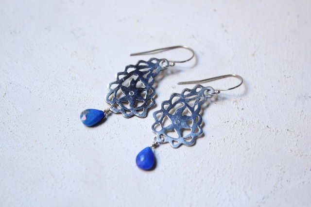 ペイズリーのシルバーピアス