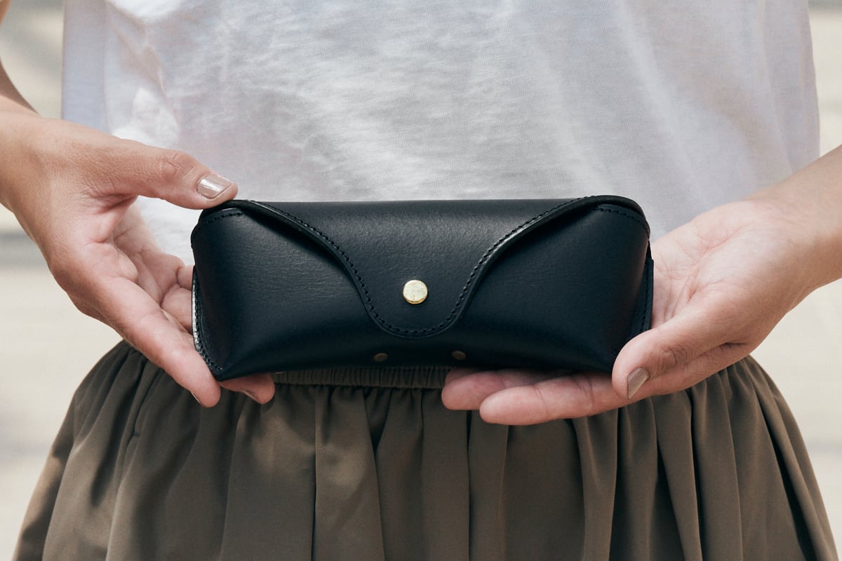 眼鏡ケース】本革 サングラスケース 鼻あてあり ハード ブラック