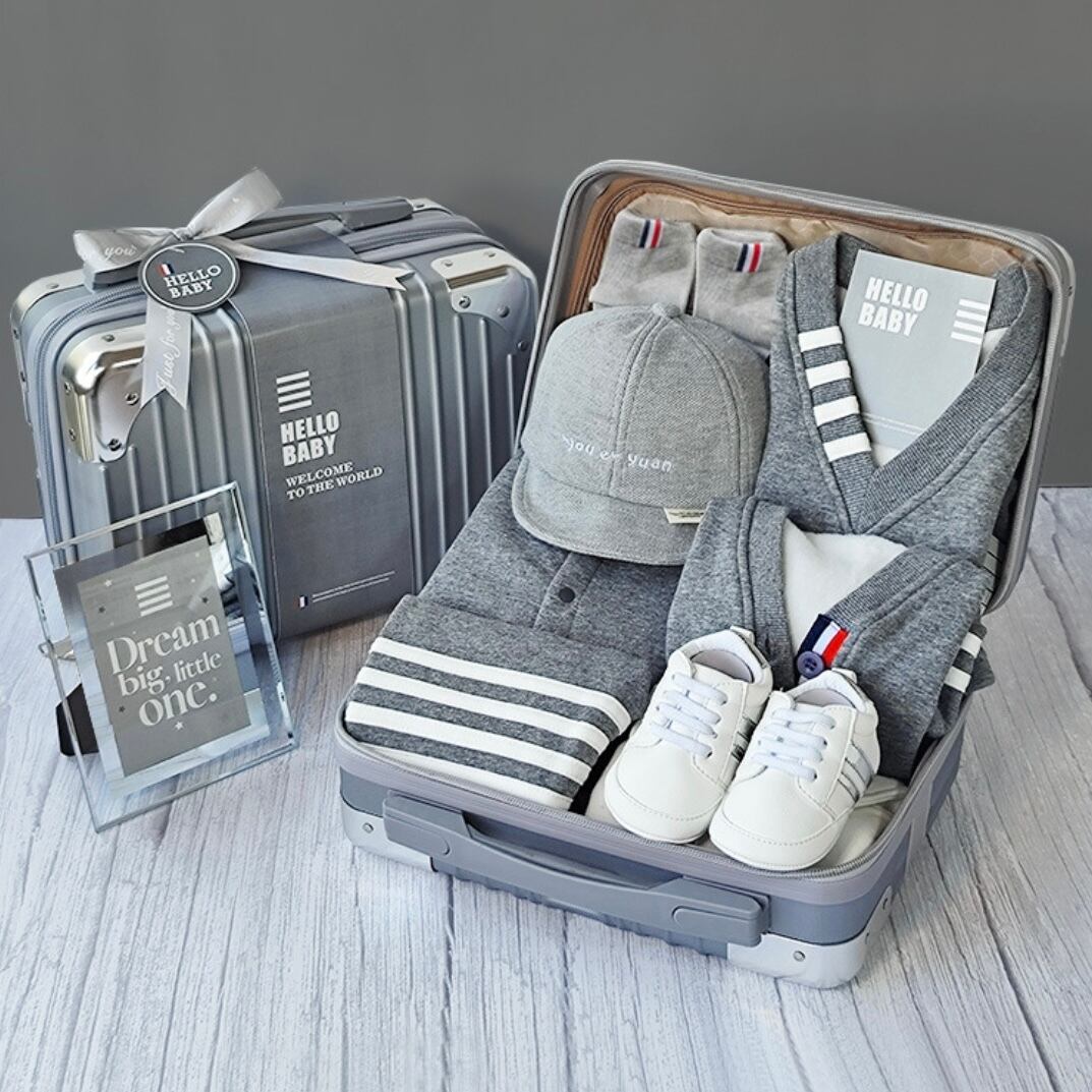 【12/21まで特別価格】¥20,000→¥10,000 出産祝いギフトボックス 70サイズ シルバートランク ベビーグッズ プレゼント 男の子 ハーフバースデー 秋生まれ冬生まれ