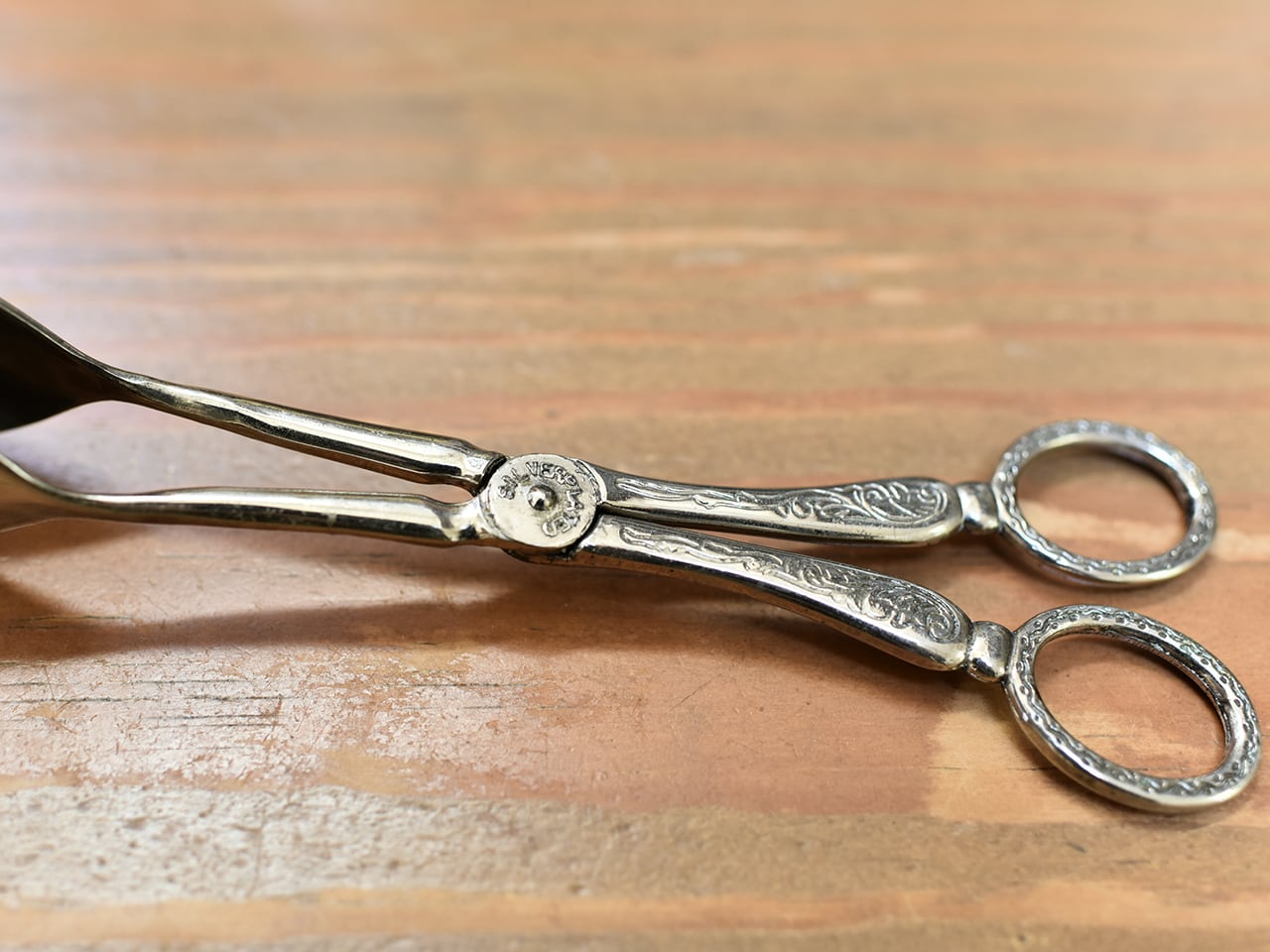 装飾が素敵なサーバートング(A) フレンチブロカント