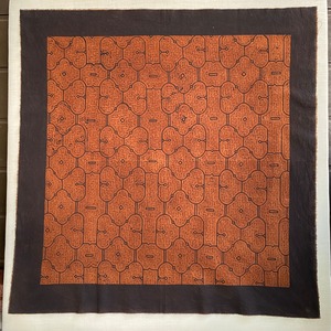 07中型茶 90x88cm シピボ族の泥染め 先住民族 タペストリー 草木染め風呂敷 民芸布 幾何学模様の布 Shipibo 07中型茶 90x88cm シピボ族の泥染め 先住民族 タペストリー 草木染め風呂敷 民芸布 幾何学模様の布 Shipibo