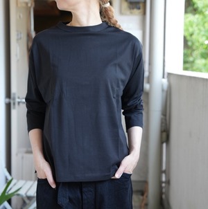 handvaerk(ハンドバーク）60/2 BOTTLE NECK L/S T-SHIRT  BLACK