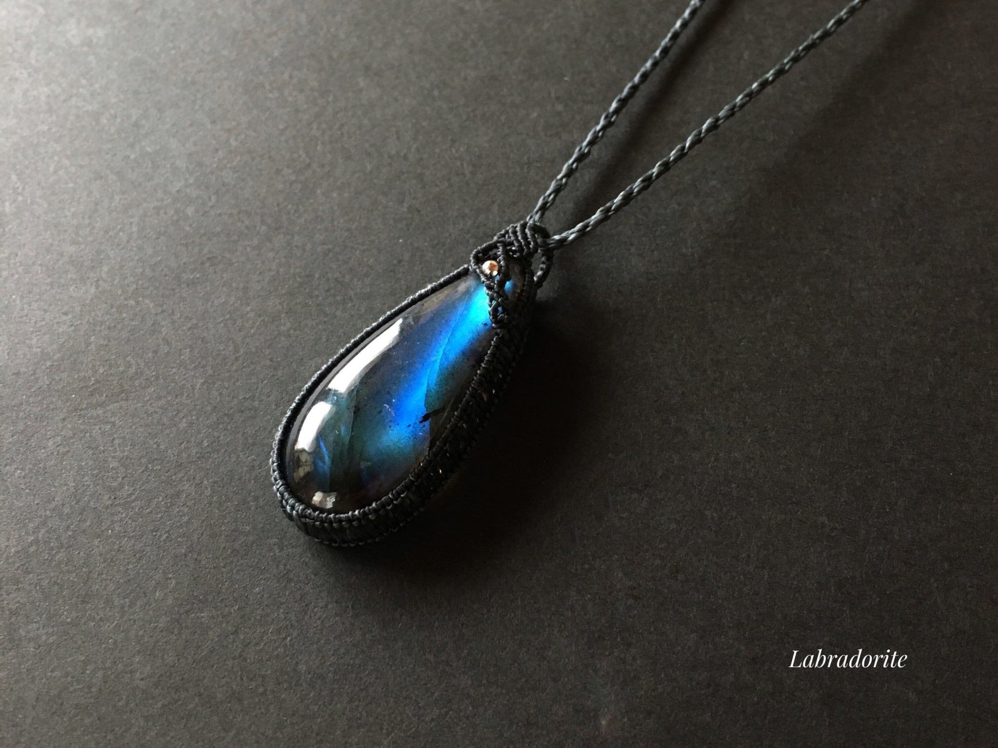 ラブラドライト macramé necklace