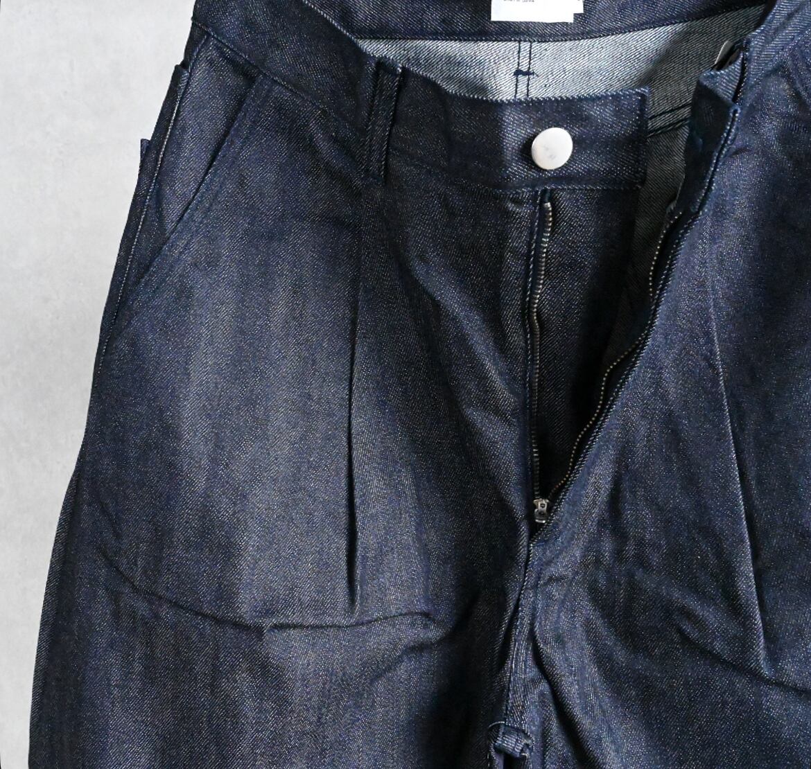 26SS新作【STILL BY HAND】ディープタック ワイドデニムパンツ 26SS》【STILL BY HAND】DEEP TUCK WIDE DENIM PANTS スティルバイ