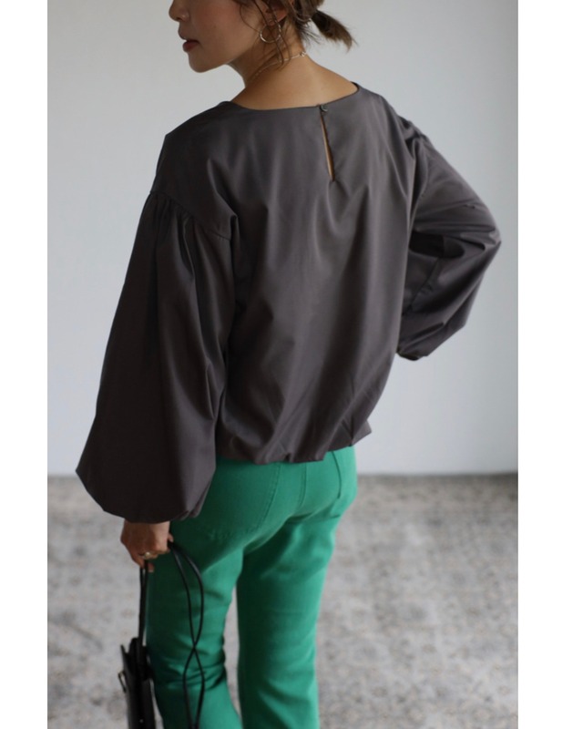 スクエアネックバルーンブラウス