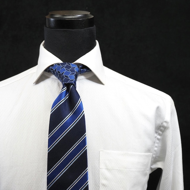 クレリックタイ|結び目で変化する日本製シルクネクタイ