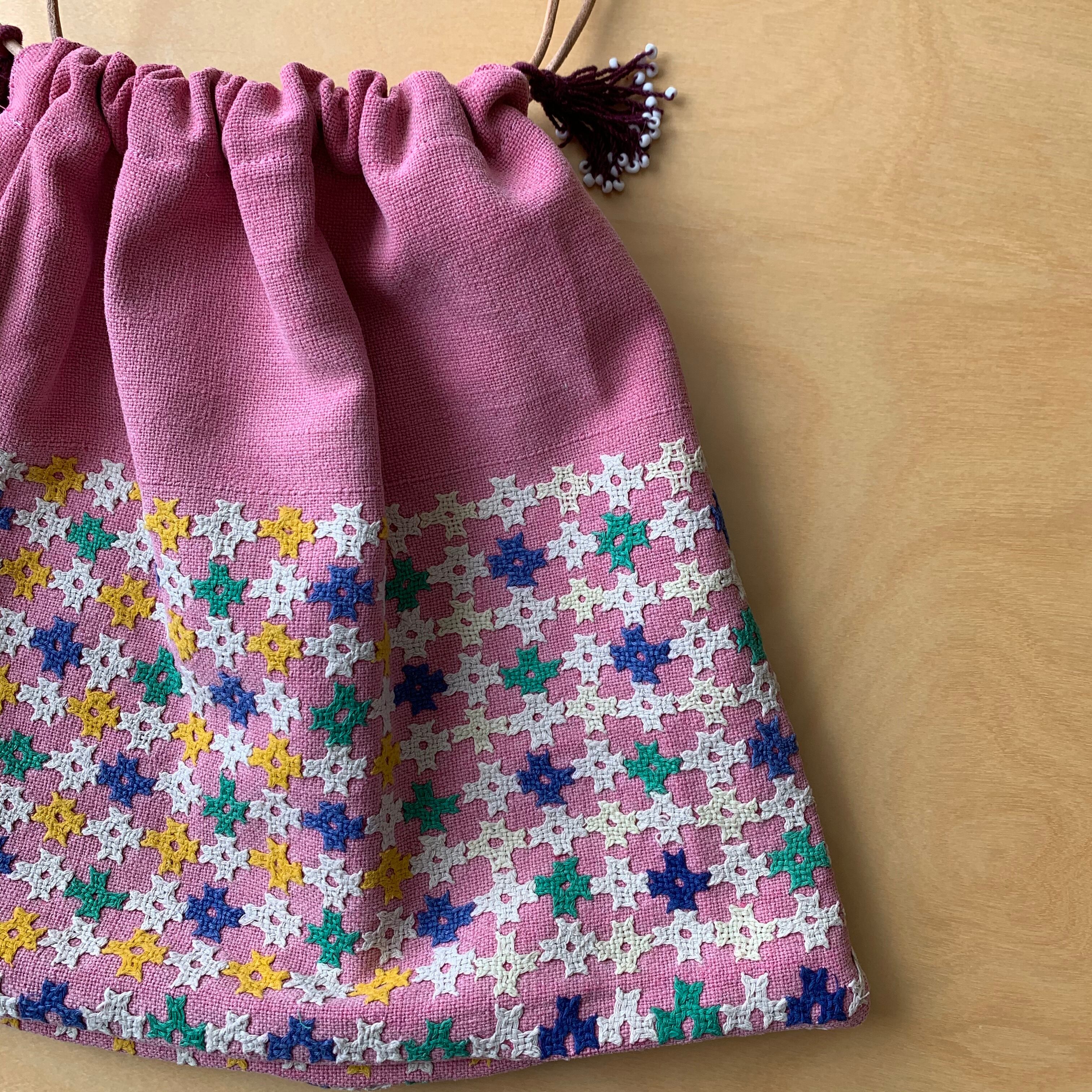 インド ラバリ族の刺繍布 巾着バッグ ピンク | gra＆maja