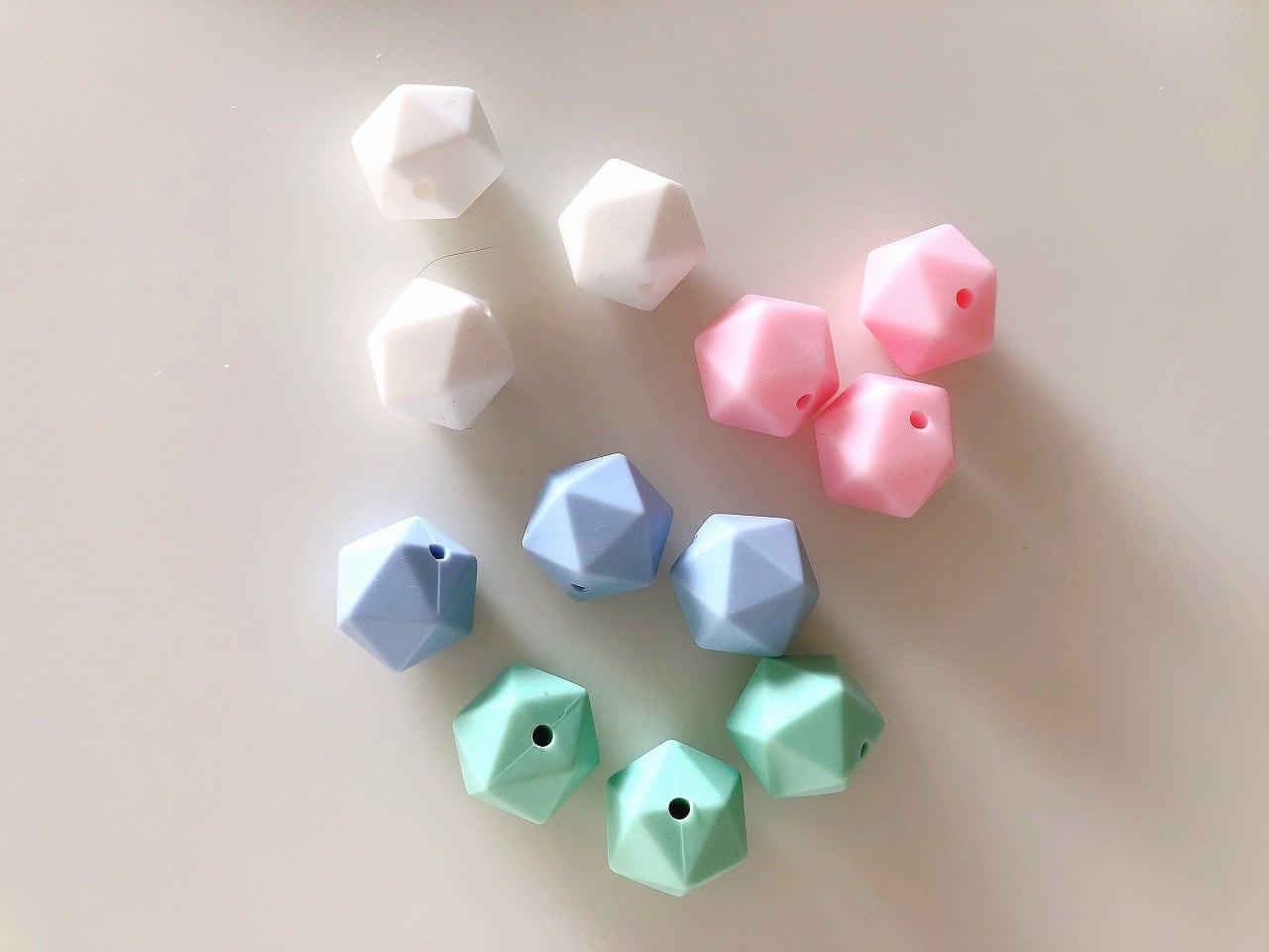 シリコンビーズなど 7c1889f878b3f413493b5d02b26f4e