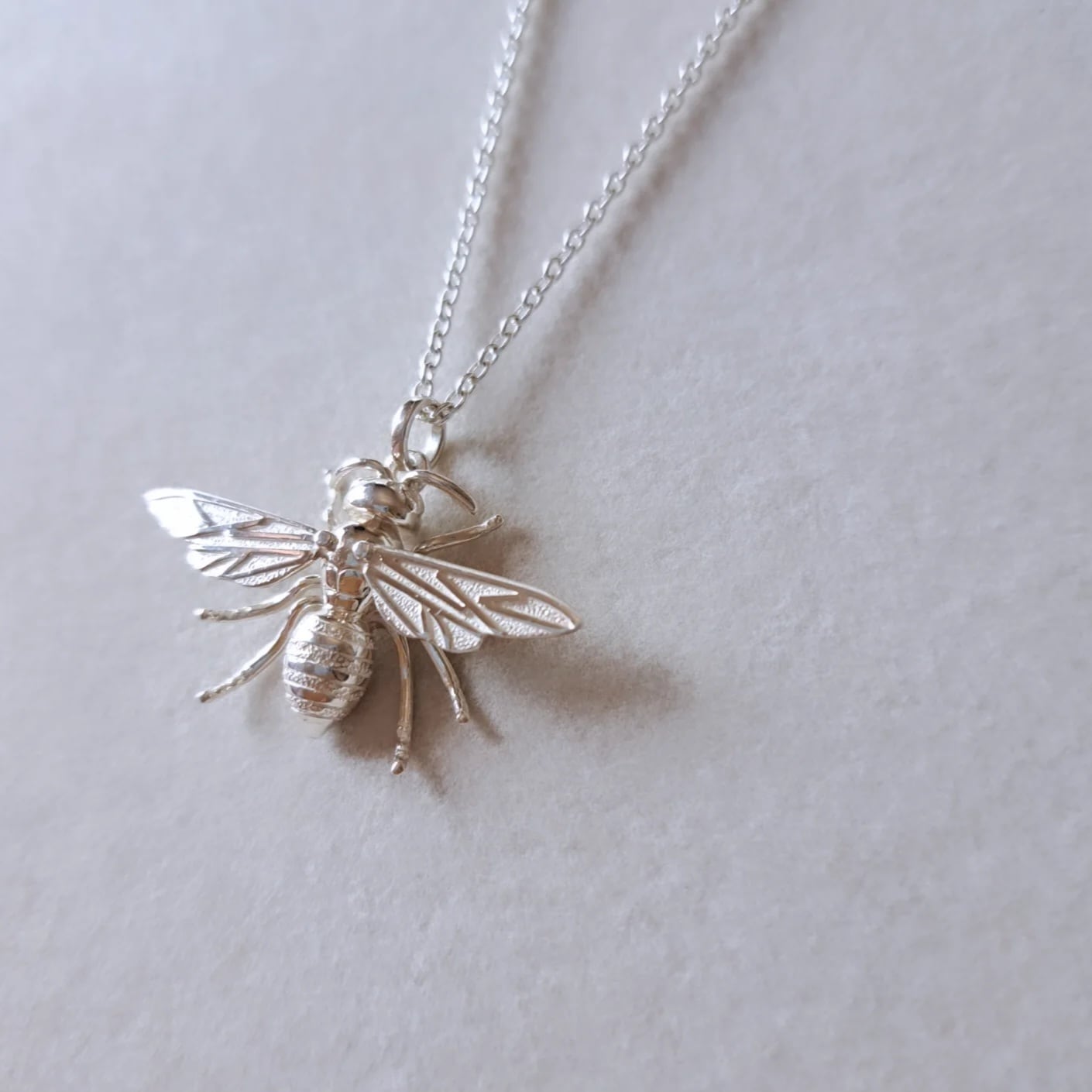 蜂 ペンダントトップ 】スズメバチ 蜂ネックレス 蜂アクセサリー ハチ
