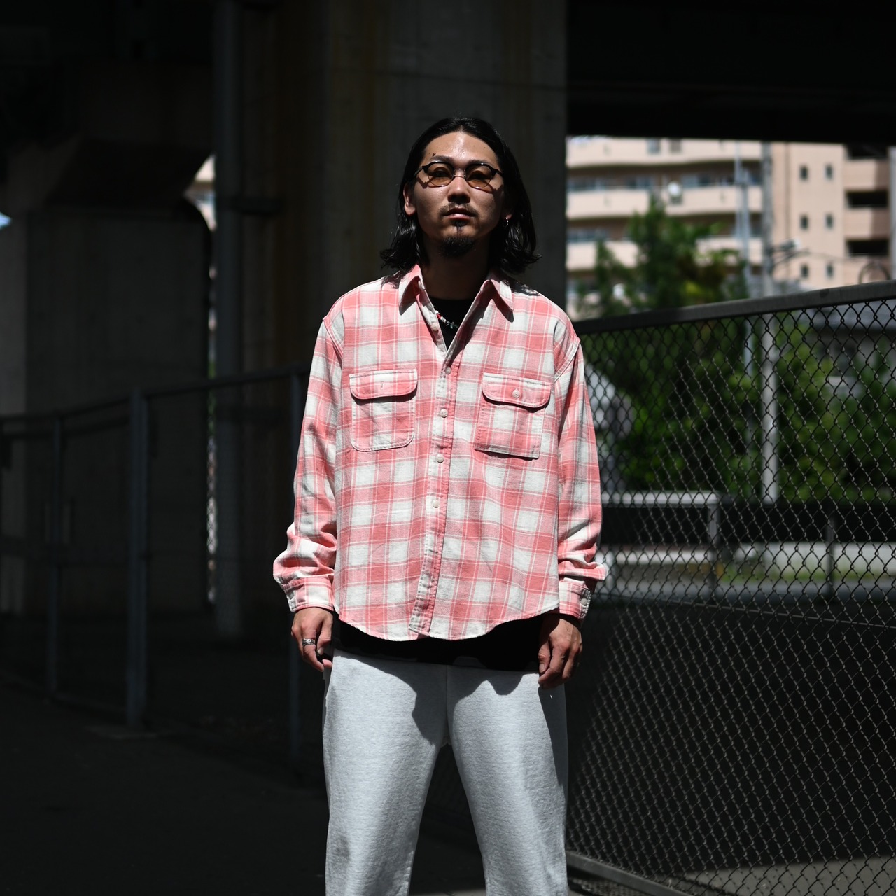 BOWWOW（バウワウ）26AW最新作、Cigarette Pocket（シガレットポケット）シャツと名作スウェットパンツコーディネート