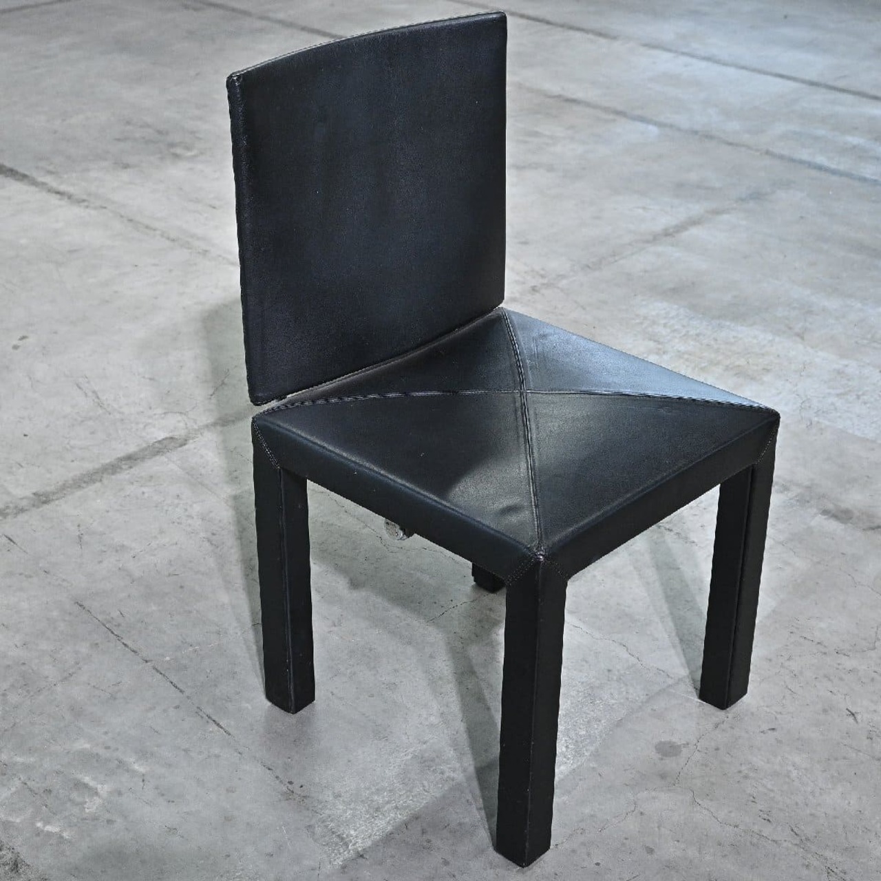 希少 B&B Italia「Arcara/アルカラ」ダイニングチェア A Paolo Piva 本革 リビング 待合室 モダン イタリア ミニマル パオロピーヴァ【中古家具/中古インテリア/USED家具ユーズド家具/リサイクル】