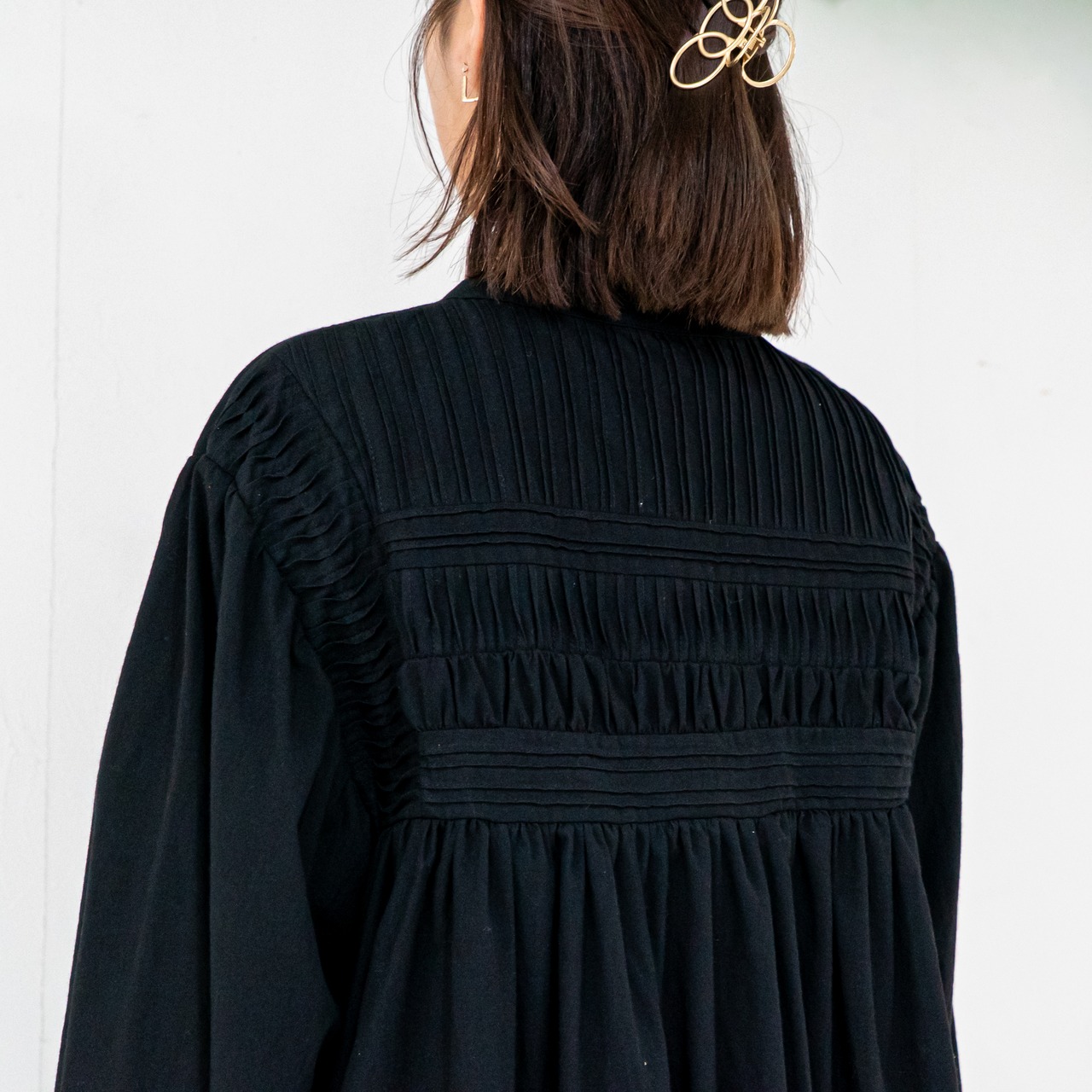 バックピンタックデザインチュニック"ブラック"/VENT BLANK/ブラウス/シャツ/ブラック/ピンタック