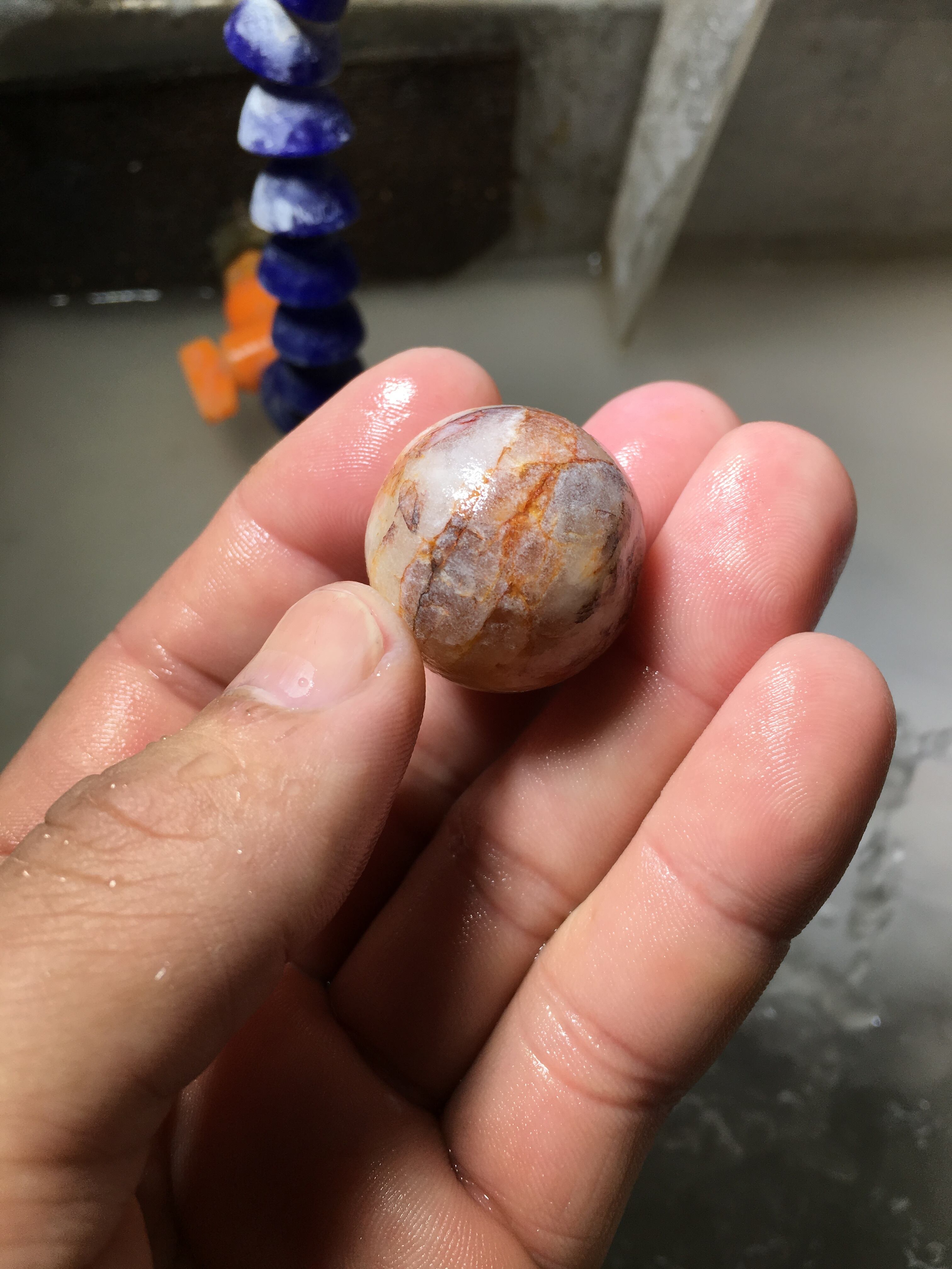 京都双ヶ丘（ﾅﾗﾋｶﾞｵｶ）の水晶スフィア＋台座 | ケンズクリスタル