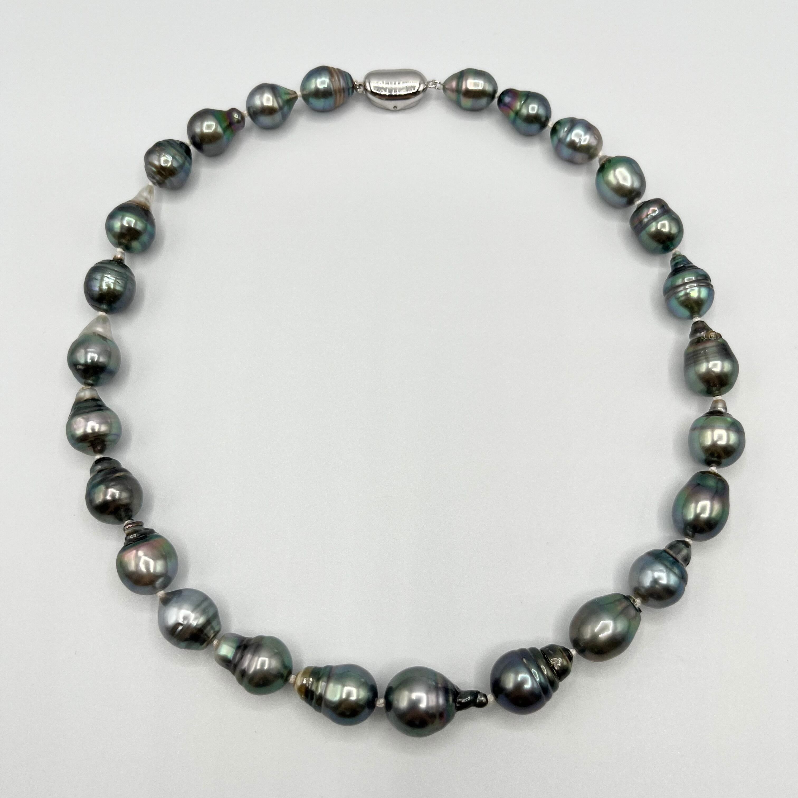 黒蝶バロック真珠ネックレス 9.3-13.0mm | OISE JEWELRY オンライン