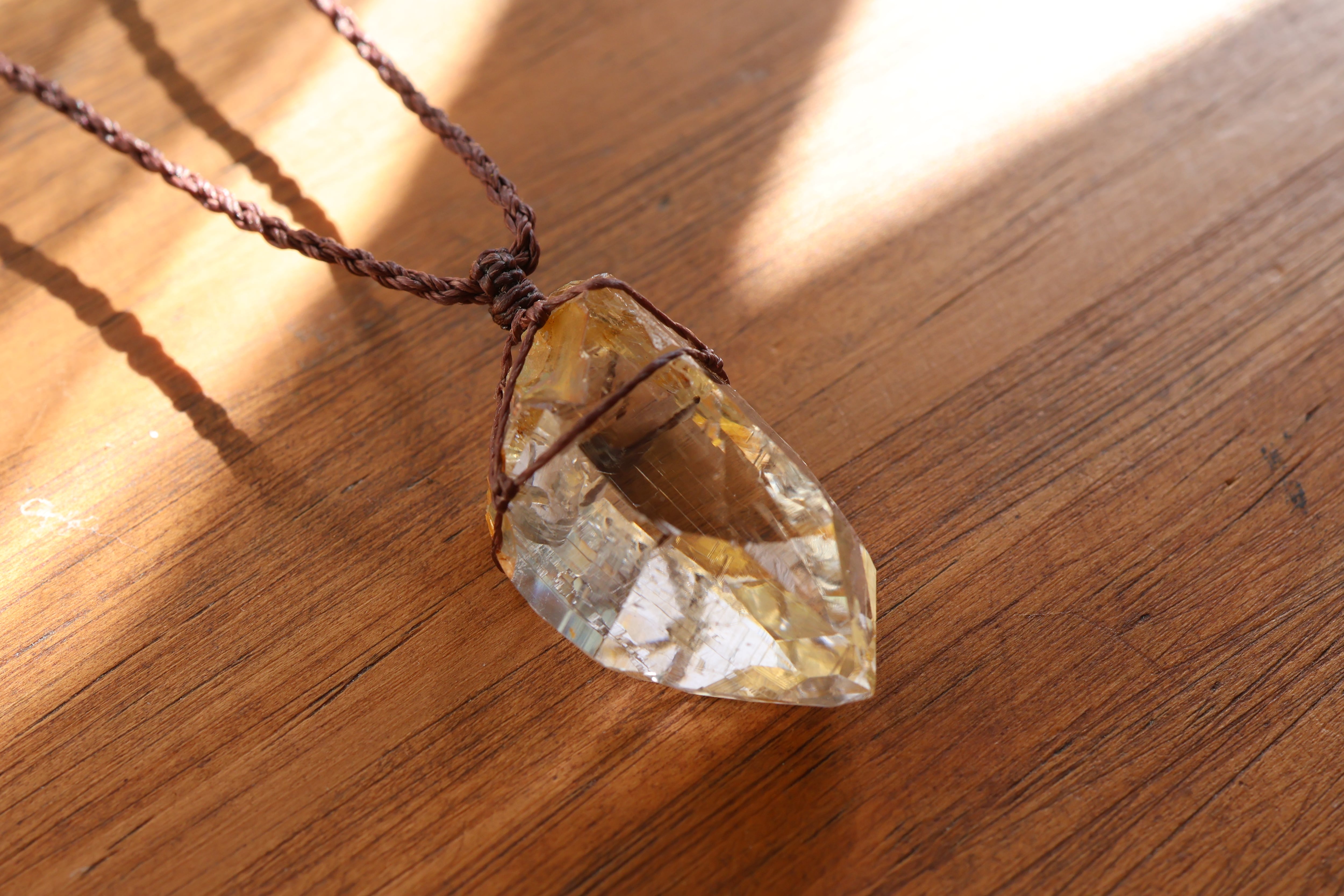 ヒマラヤ水晶のネックレスたん！ガーネッシュ　ヒュール山　ラパ産 ヒマラヤ水晶ネックレス ガネーシュヒマール産 | 石垣島の夜光貝