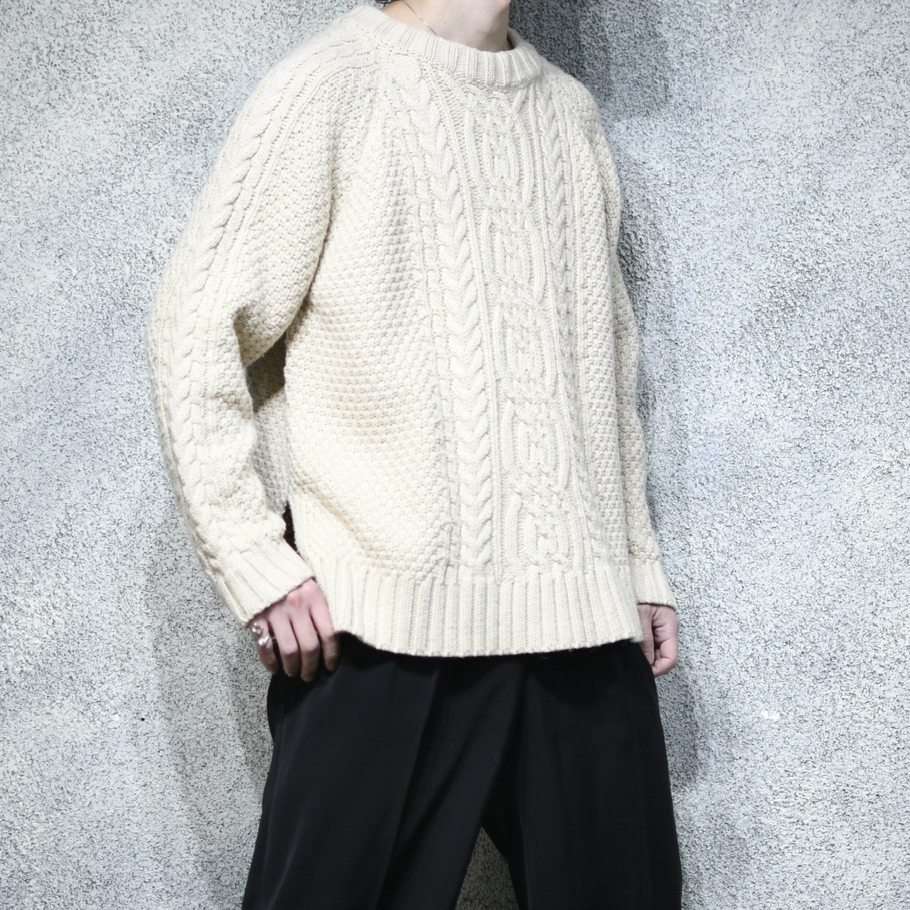 design side slit fisherman knit