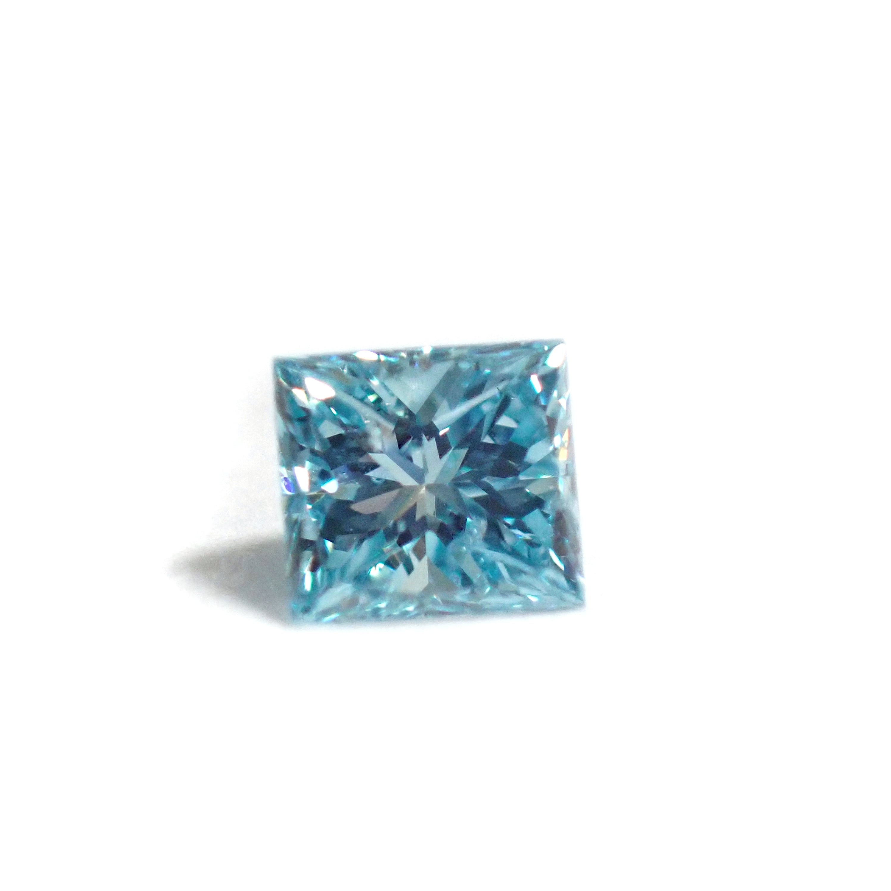 新品 日本製】 K18WG ニシャル H ダイヤモンド ペンダントトップ