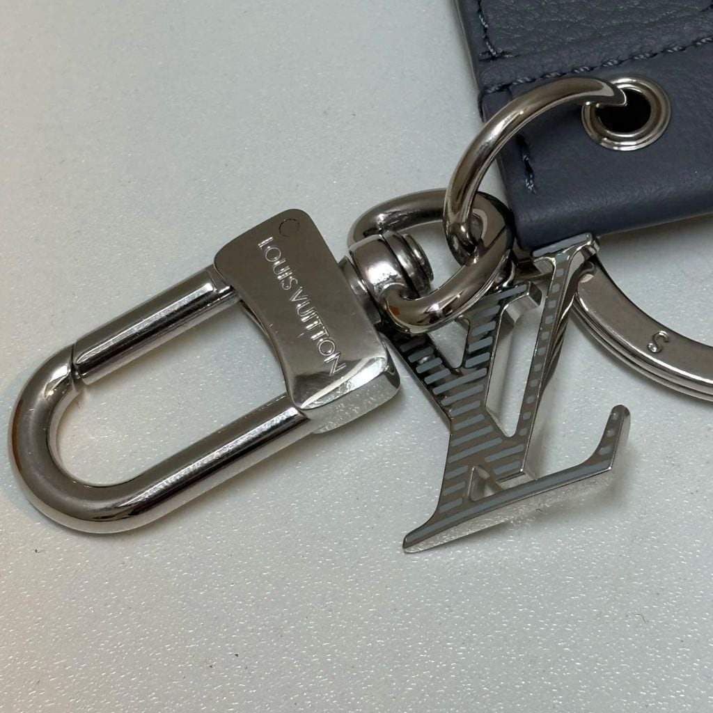 Louis Vuitton キーホルダー・ドラゴンヌ グレー LOUIS VUITTON ルイヴィトン ドラゴンヌ キーホルダー M82373 BC2283