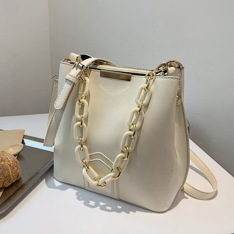 レッドチェーン メッセンジャーバッグ Tiancai_Wing_Bag62706754839