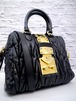 ◆miu miu ミュウミュウ マトラッセ ハンドショルダー 2way クロスボディ ギャザーデザイン レザー バッグ 黒◆ 使い勝手の良い2wayモデル