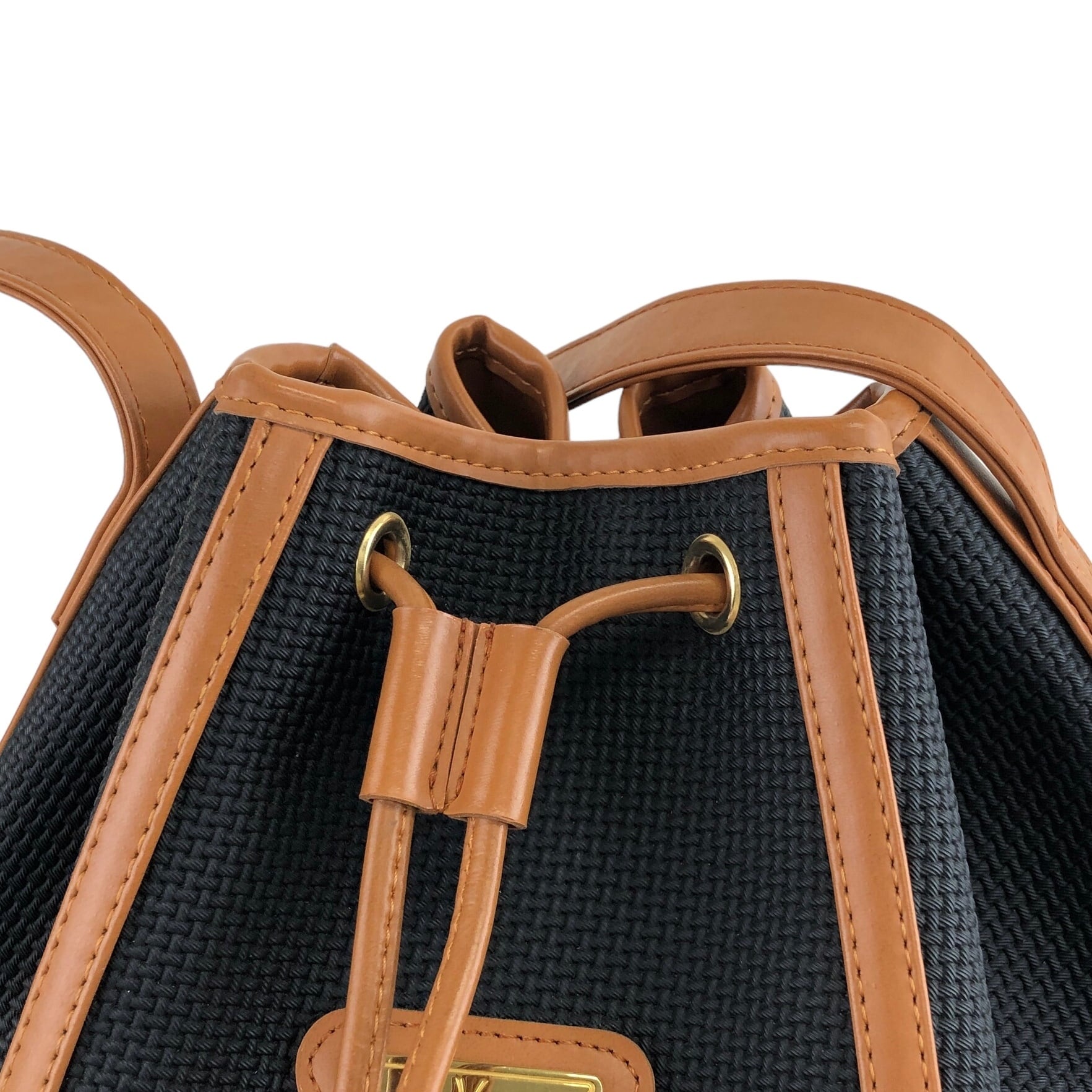 YSLロゴ　ショルダーバック Yves Saint Laurent イヴ・サンローラン YSLロゴ ロゴ型押し