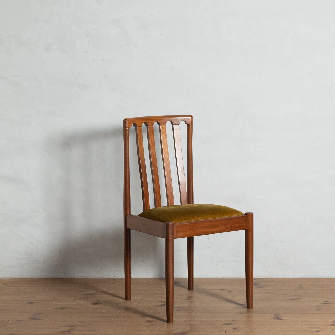 Meredew Dining Chair / メレデュー ダイニングチェア〈椅子・ミッドセンチュリー・モダン・アンティーク・ヴィンテージ〉112028  | SHABBY'S MARKETPLACE　アンティーク・ヴィンテージ 家具や雑貨のお店 powered by BASE