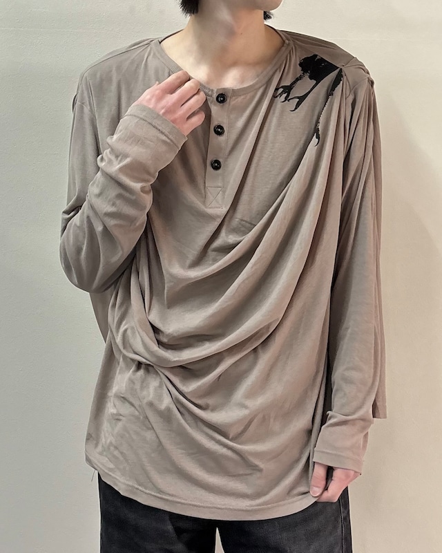 【26SS/Oscar Ouyang】CLAW DRAPE HENLEY LONG SLEEVE TEE