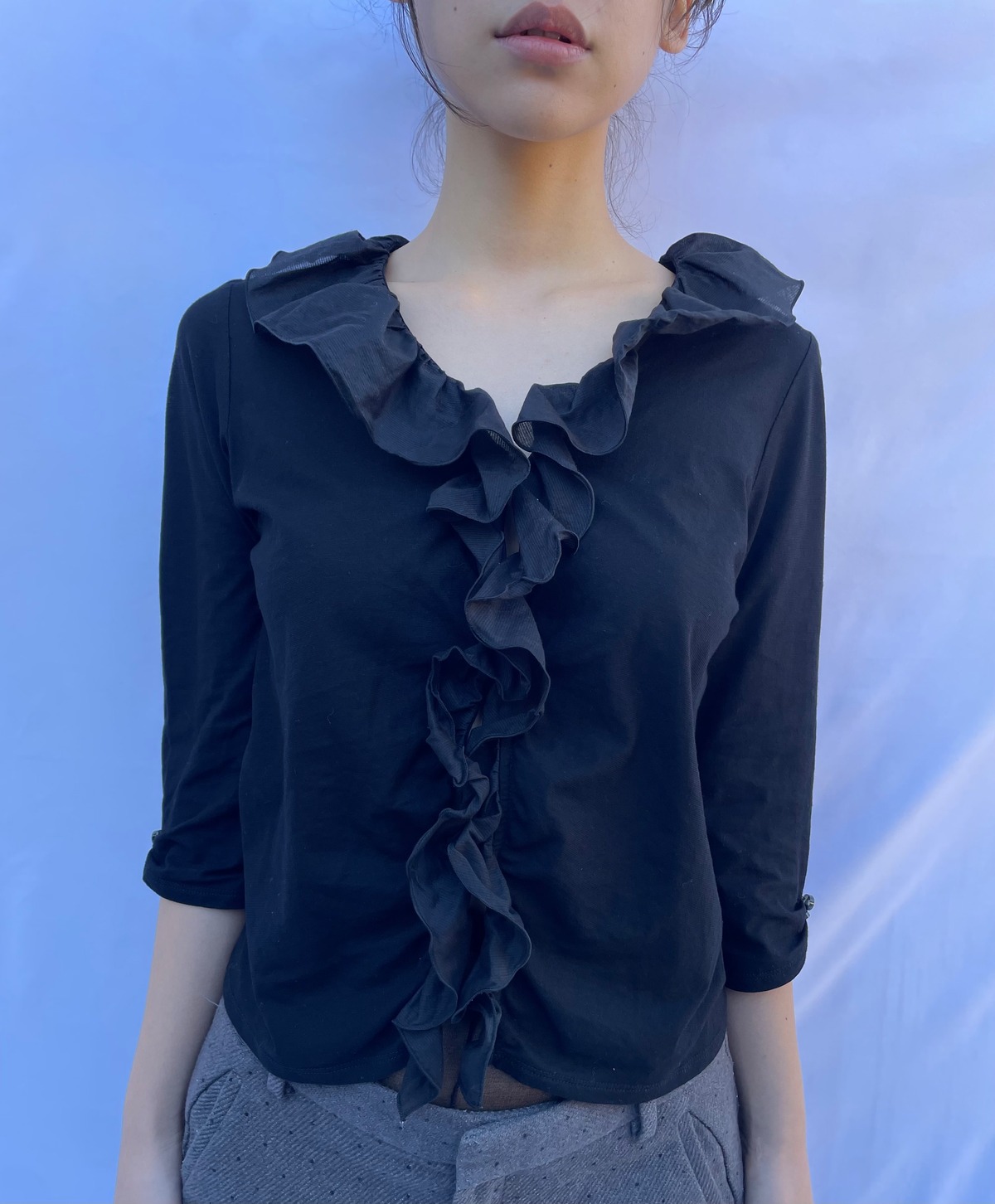 Ruffle Blouse/ black | go pigeon