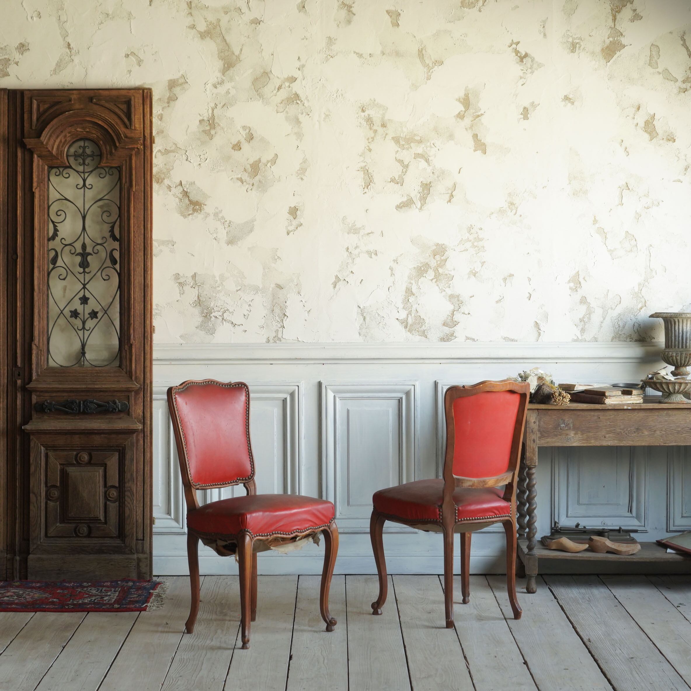 チェア/アンティークチェア/ディスプレイ/スタッズ/カブリオールレッグ/店舗什器/椅子/イス/空間装飾