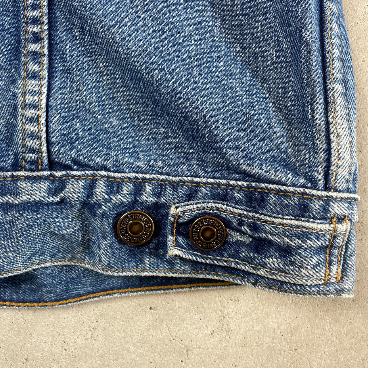 90年代 クロアチア製 Levi