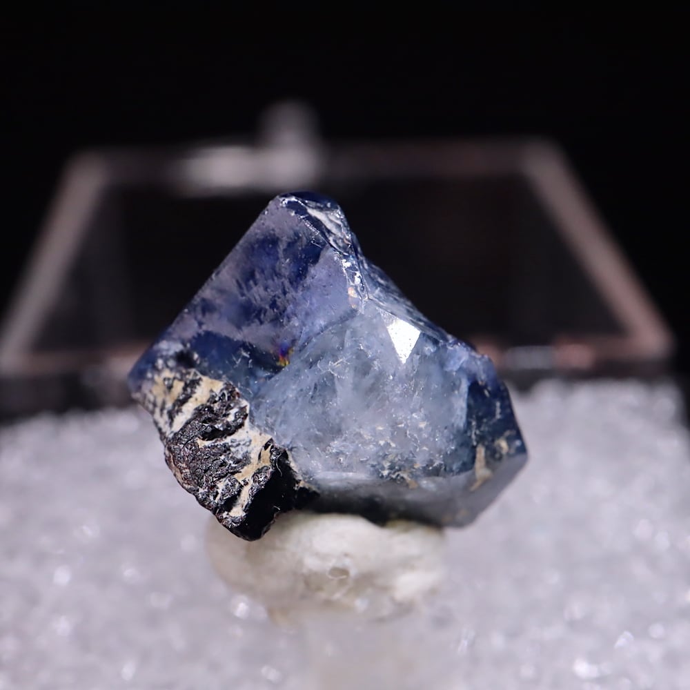 ベニトアイト ベニト石 ケース入り 結晶 BN219 鉱物 標本 天然石 原石
