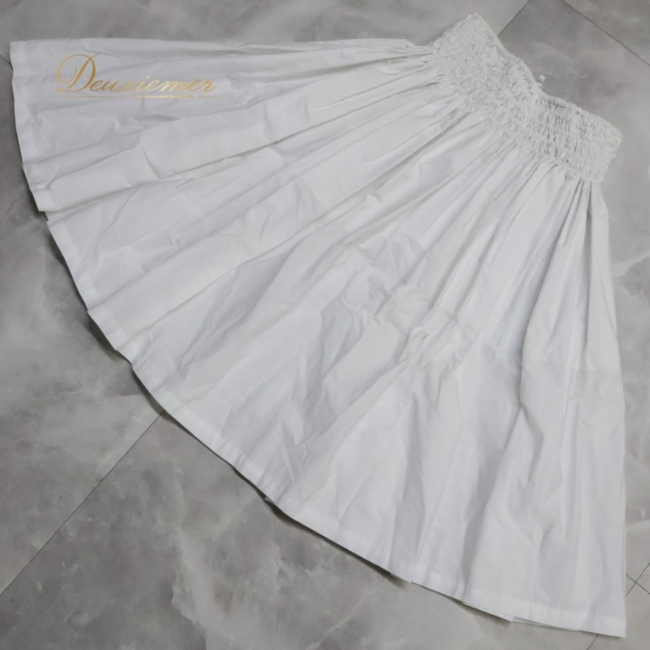 フラダンス 衣装 パウスカート ホワイト系 日本製 シングル シンプル 無地 ワンカラー かわいい 華やか 明るい 爽やか 上品 綺麗 白 ハワイアン アロハ フラ ダンス レッスン 練習 レディース カジュアル おしゃれ ハワイアンスタイル ダンスウェア