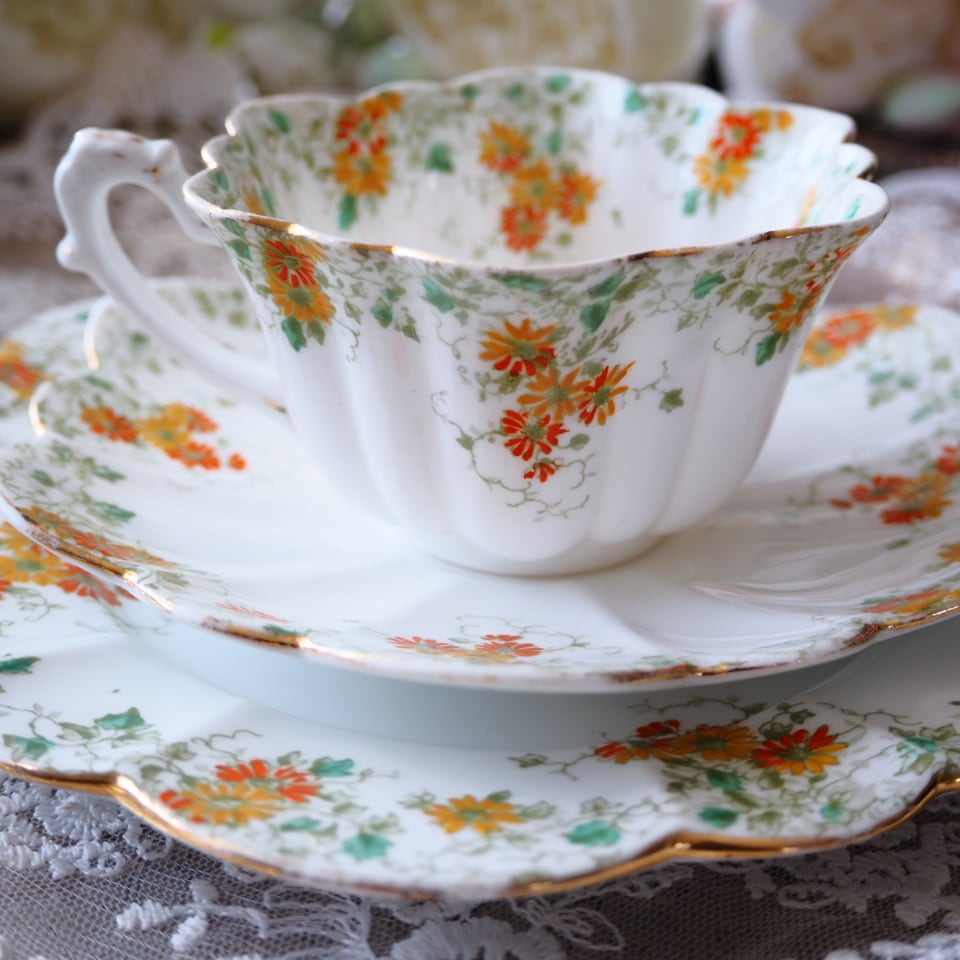 英国Shelley（シェリー） オレンジ・デイジー柄 トリオB カップ