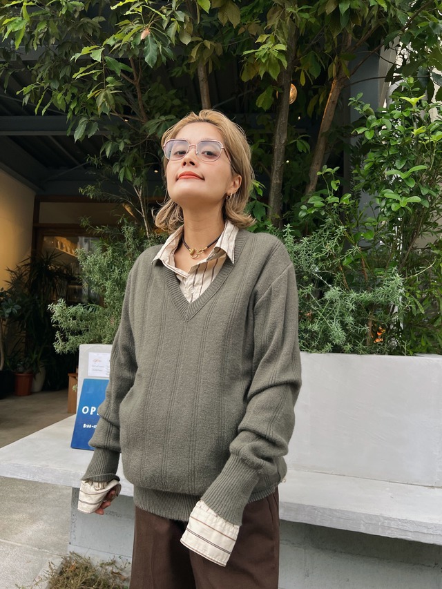 （KN406）80’s german army V-neck knit