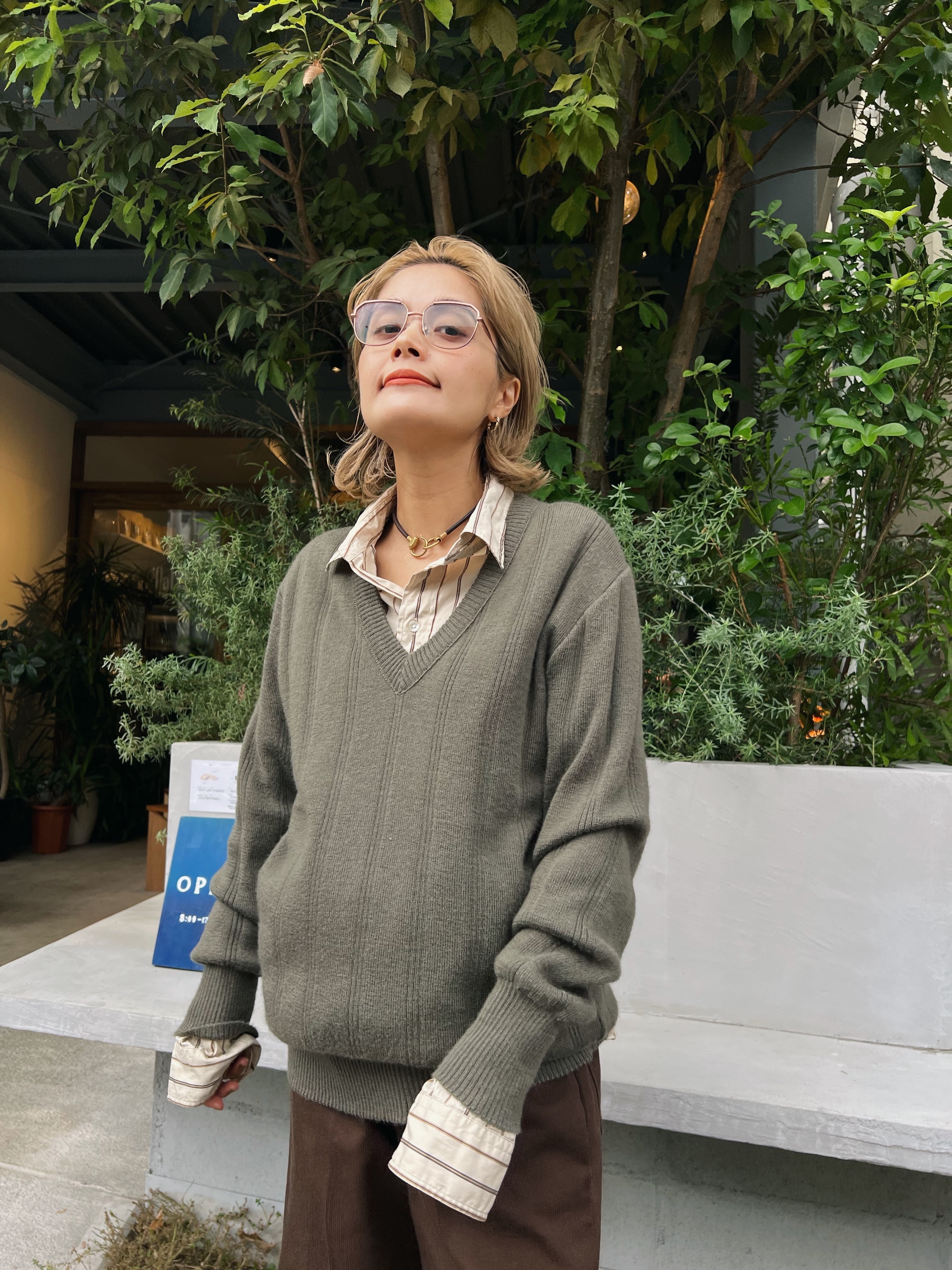 (KN406)80’s german army V-neck knit