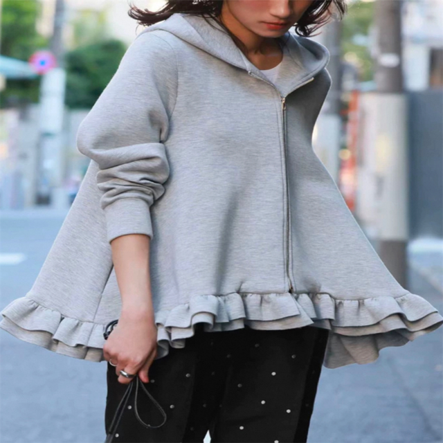 【送料無料】 パーカー アウター 羽織り ショート 長袖 Vネック フード付き フレア Aライン フリル グレー ニュアンスカラー かわいい 大人可愛い 綺麗 シンプル カジュアル 大人 上品 おしゃれ お洒落 大人女子 こなれ感 コンサバ 定番アイテム 体型カバー フェミニン ガーリー 無地 春 女性 レディース デート お出かけ 女子会 お呼ばれ お茶会 授業参観 休日 アウトドア 着回し 普段使い ファッション スタイル 楽ちん オーバーシルエット 垢抜け